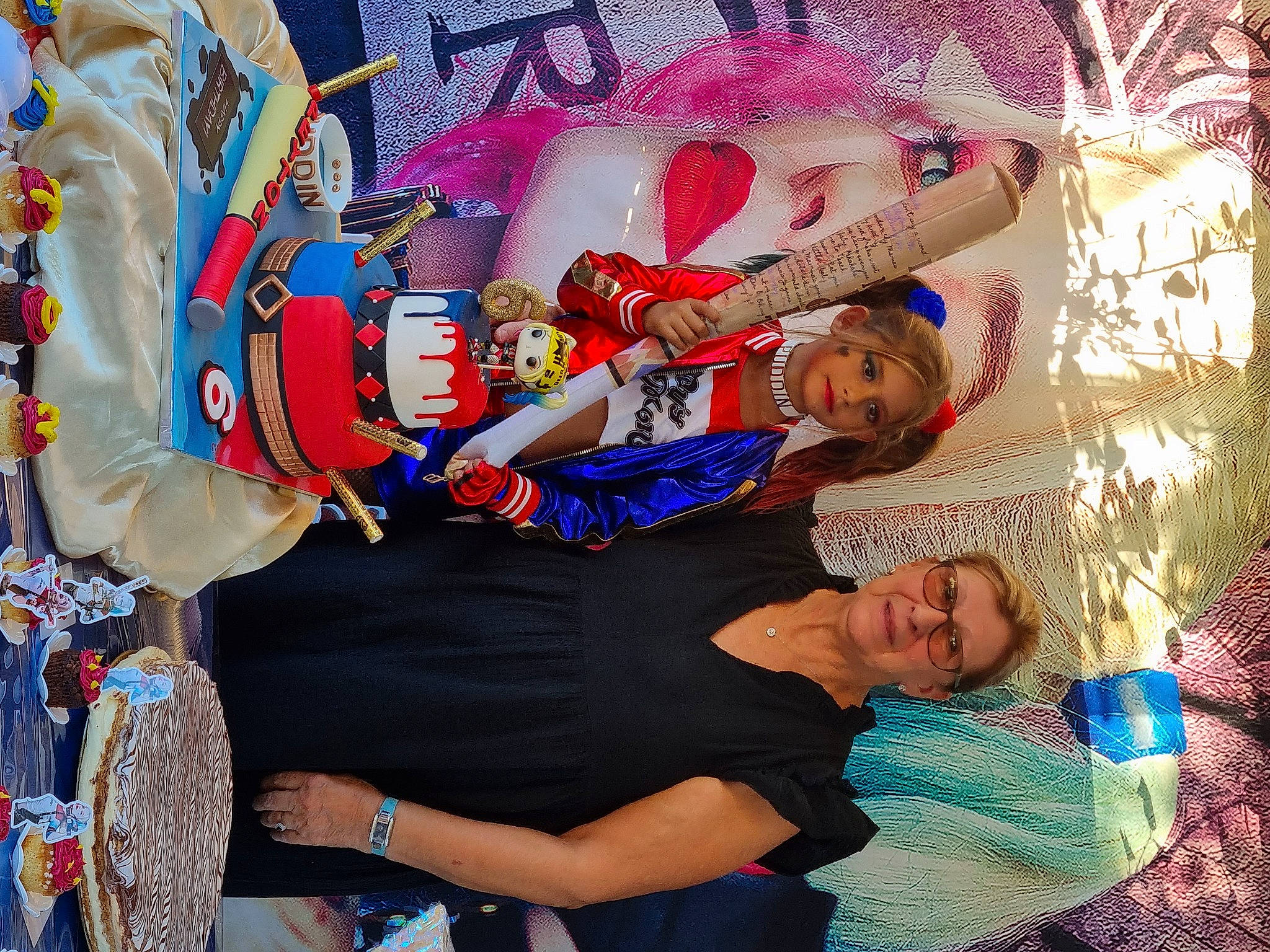 Peyton a rejoint le concours — aidez-le/la à gagner de superbes lots ! art, artist, child, cool, electric_blue, event, fashion_accessory, fun, happy, hat, joy, leisure, linens, pattern, person, recreation, smile, t_shirt, textile, tradition