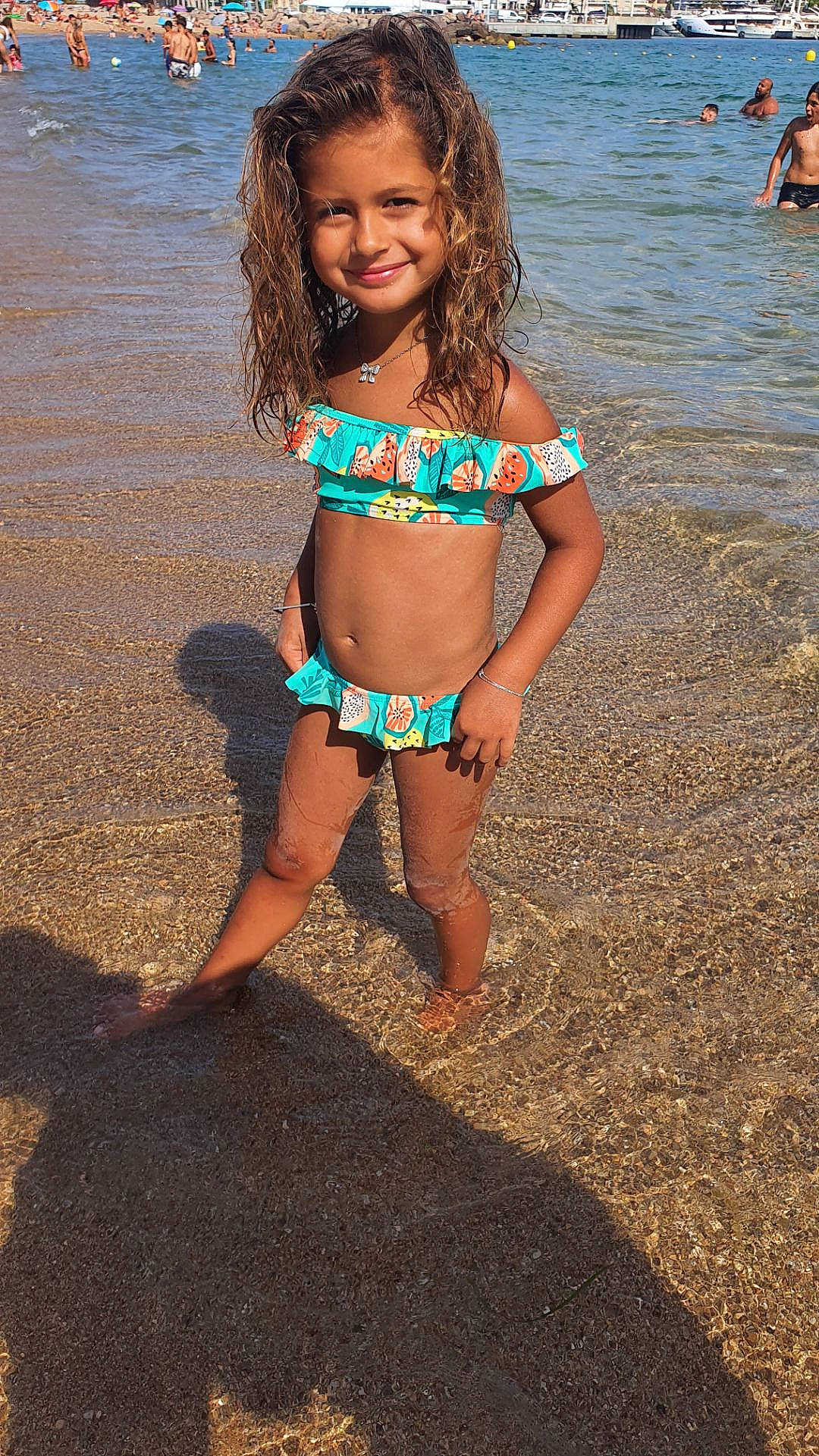 Peyton participe au concours pour gagner de l'argent avec cette photo : beach, brassiere, chest, facial_expression, hair, hairstyle, happy, head, joy, people_in_nature, people_on_beach, person, smile, swimsuit_bottom, swimsuit_top, swimwear, thigh, trunk, undergarment, underpants