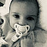 Mila a rejoint le concours — aidez-le/la à gagner de superbes lots ! baby, pacifier, blanket, face, closeup, infant, cute, hand, soft, monochrome, portrait, newborn, child, sleepwear, cozy, adorable, looking, young, expression, indoors