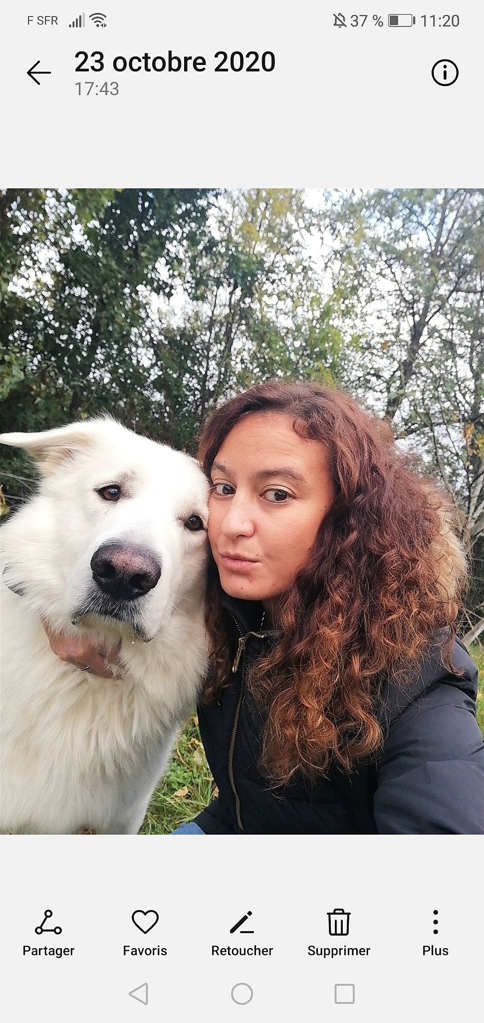 Bouli a rejoint le concours — aidez-le/la à gagner de superbes lots ! canidae, carnivore, companion_dog, dog, dog_breed, flash_photography, fun, fur, gesture, giant_dog_breed, happy, love, maremma_sheepdog, people_in_nature, plant, recreation, sky, sporting_group, tree, working_dog