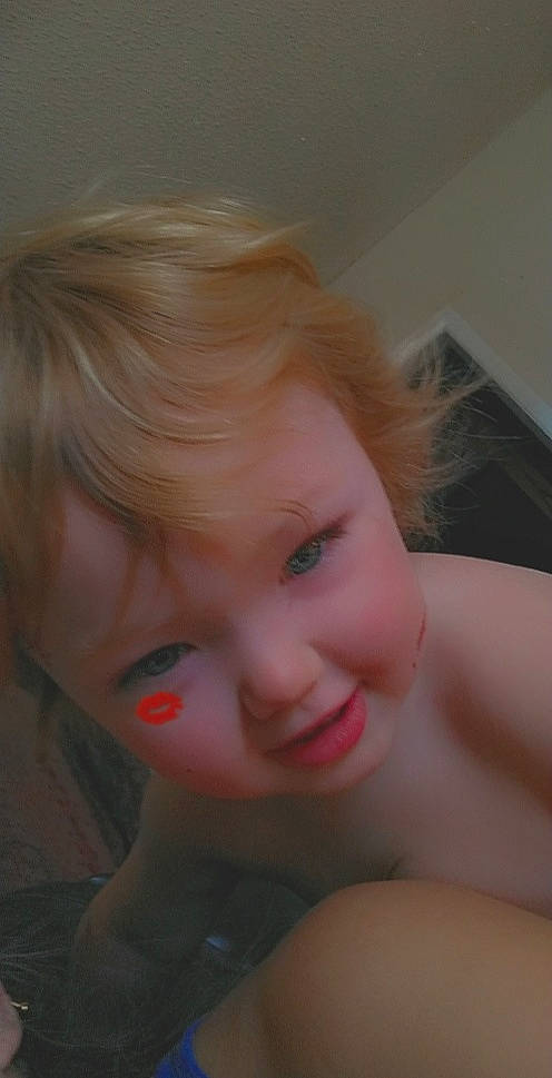 Elliot is registered to the contest to win money with this photo: beauty, blond, cheek, child, chin, close_up, eye, eyebrow, face, forehead, hair, head, iris, joint, lip, mouth, neck, nose, person, selfie