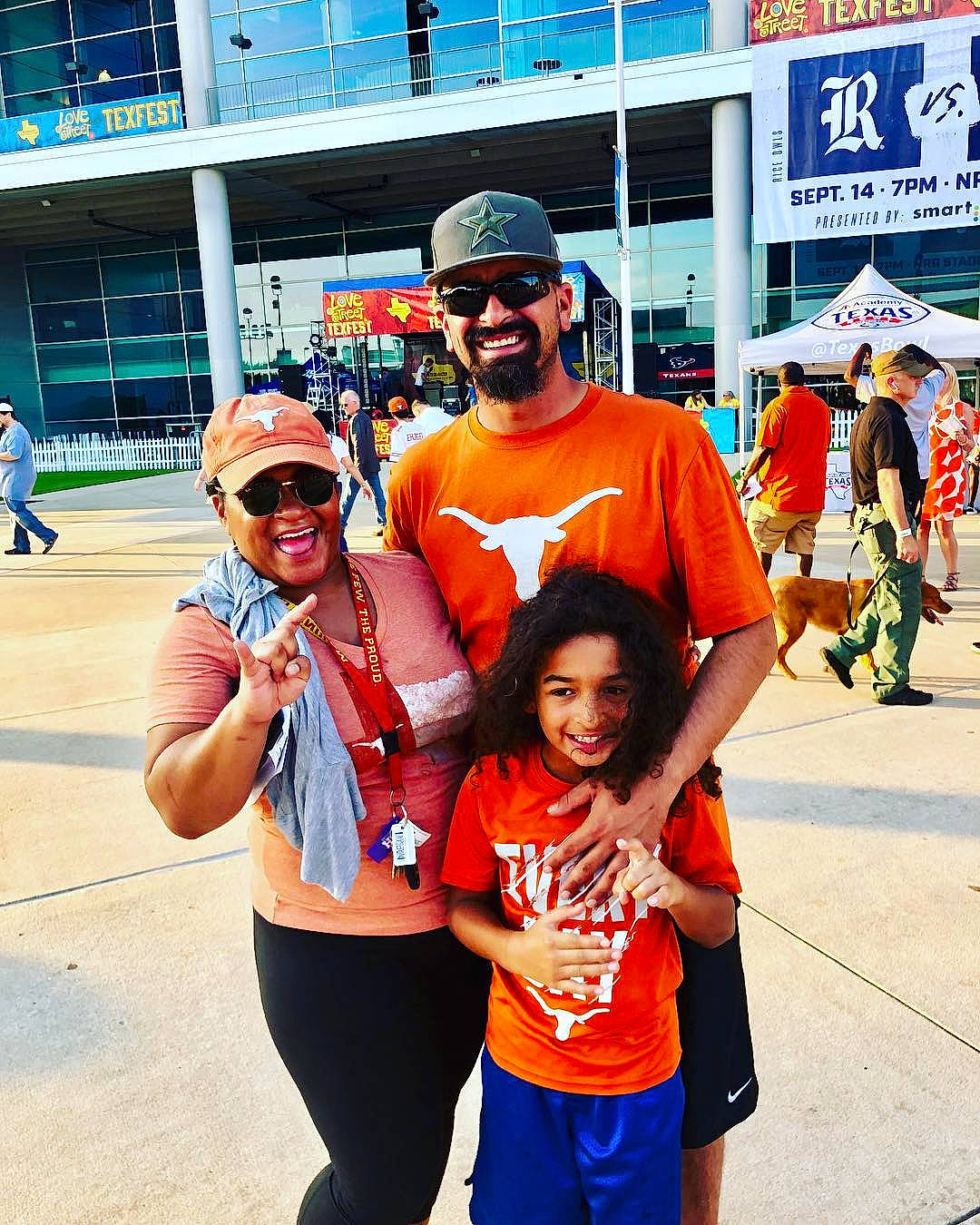 Sammy is registered to the contest to win money with this photo: child, cool, friendship, fun, glasses, hand, happy, headwear, joy, leisure, orange, people, person, selfie, smile, snapshot, street, summer, t_shirt, tourism