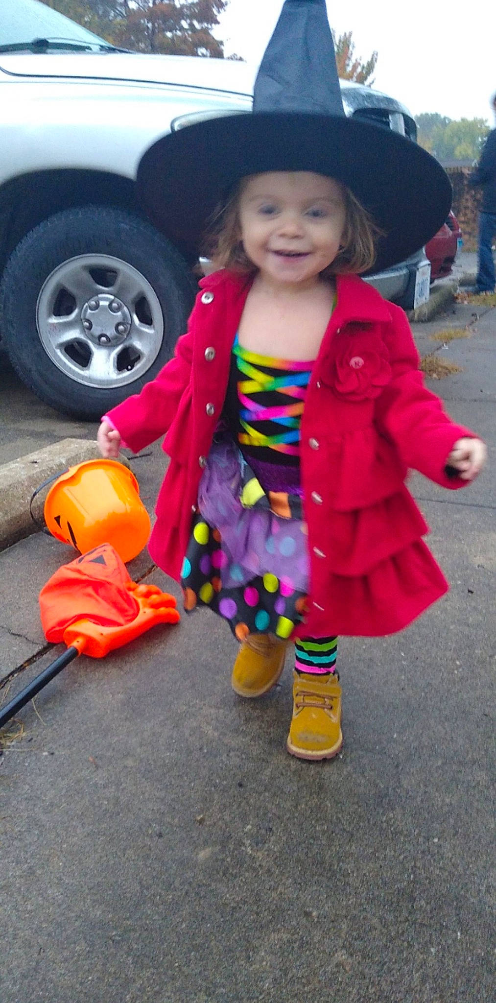 Azlynn is registered to the contest to win money with this photo: child, costume, joy, outerwear, person, smile, toddler, trick_or_treat, yellow