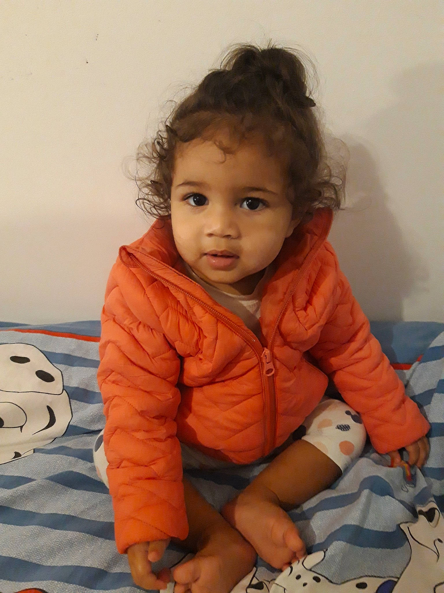 Nadya a rejoint le concours — aidez-le/la à gagner de superbes lots ! boy, cheek, child, child_model, eye, face, girl, hairstyle, head, infant, iris, person, product, sitting, skin, toddler