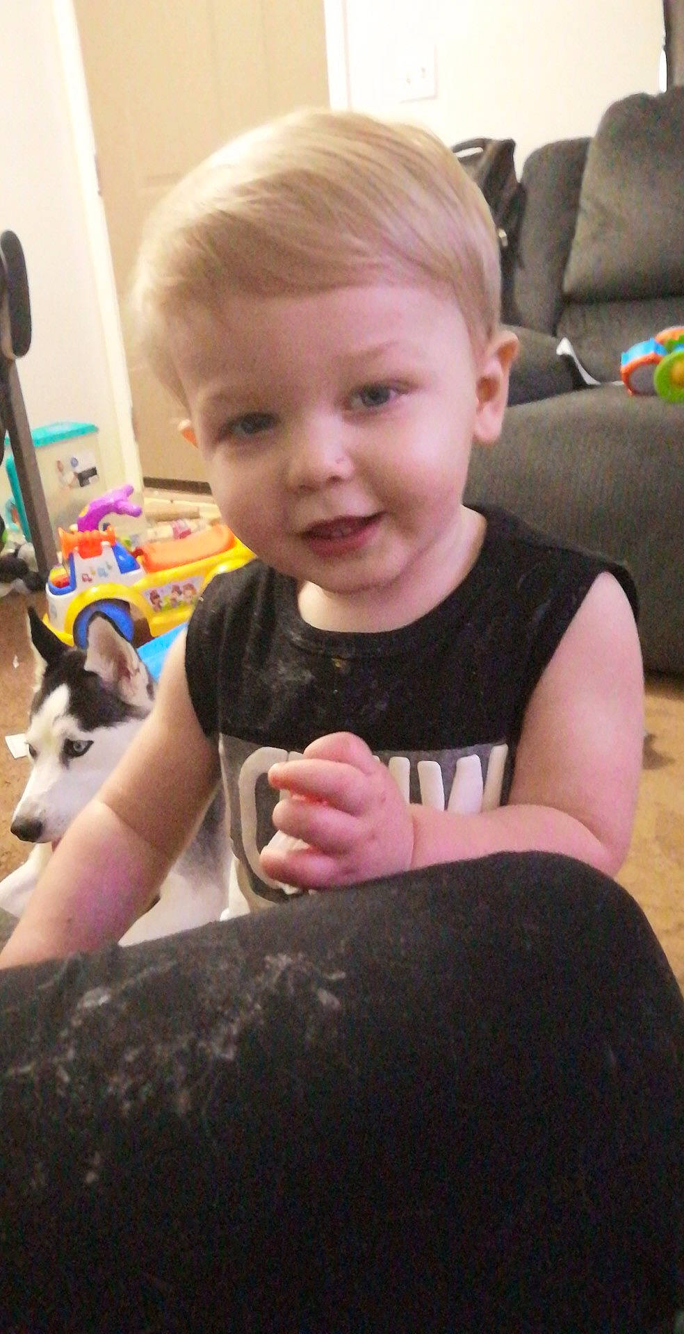 Bastion is registered to the contest to win money with this photo: arm, baby, cheek, child, ear, face, finger, forehead, hair, head, person, play, sitting, skin, smile, thumb, toddler