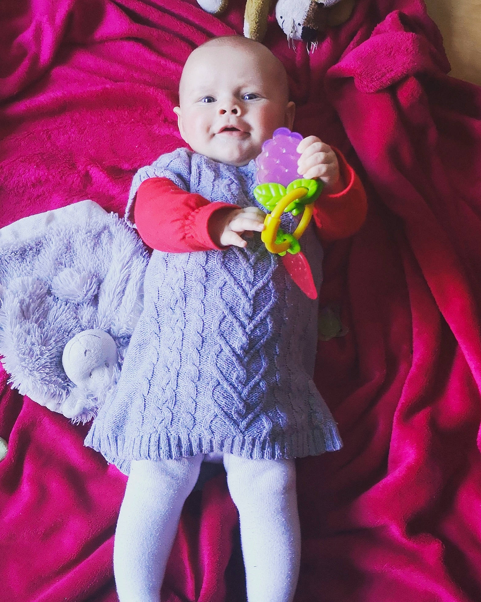 Ninon participe au concours pour gagner de l'argent avec cette photo : child, costume, flower, fun, girl, infant, magenta, person, petal, pink, plant, purple, skin, smile, textile, toddler, violet