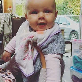 Ninon participe au concours pour gagner de l'argent avec cette photo : child, day, girl, head, infant, neck, nose, outerwear, person, product, textile, toddler