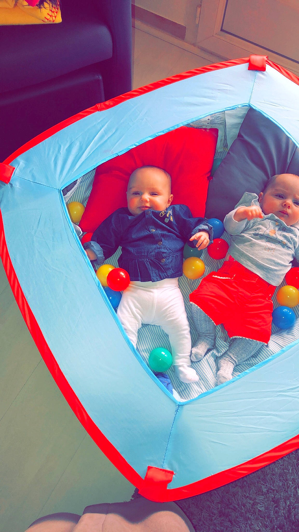 Tilia a rejoint le concours — aidez-le/la à gagner de superbes lots ! baby, baby_products, baby_sleeping, baby_toys, child, comfort, nap, person, product, red, sleep, toddler, toy