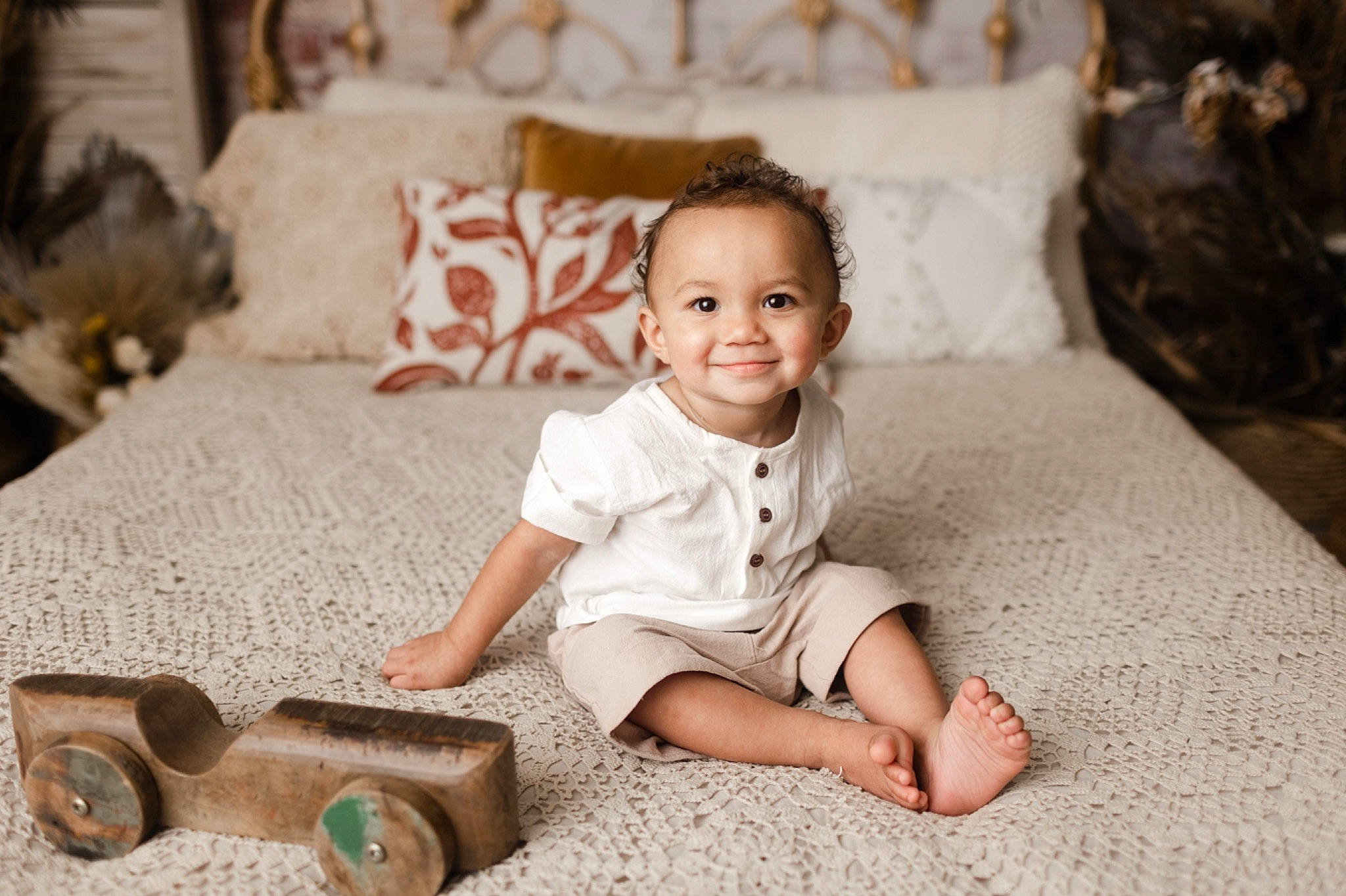 Anakin is registered to the contest to win money with this photo: baby, baby_toddler_clothing, beauty, child, comfort, couch, flash_photography, floor, flooring, fun, grass, happy, head, joy, people, person, photograph, skin, smile, snapshot