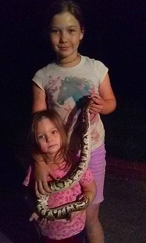 Alexus is registered to the contest to win money with this photo: arm, baby, child, fun, long_hair, person, smile, t_shirt, thumb, toddler