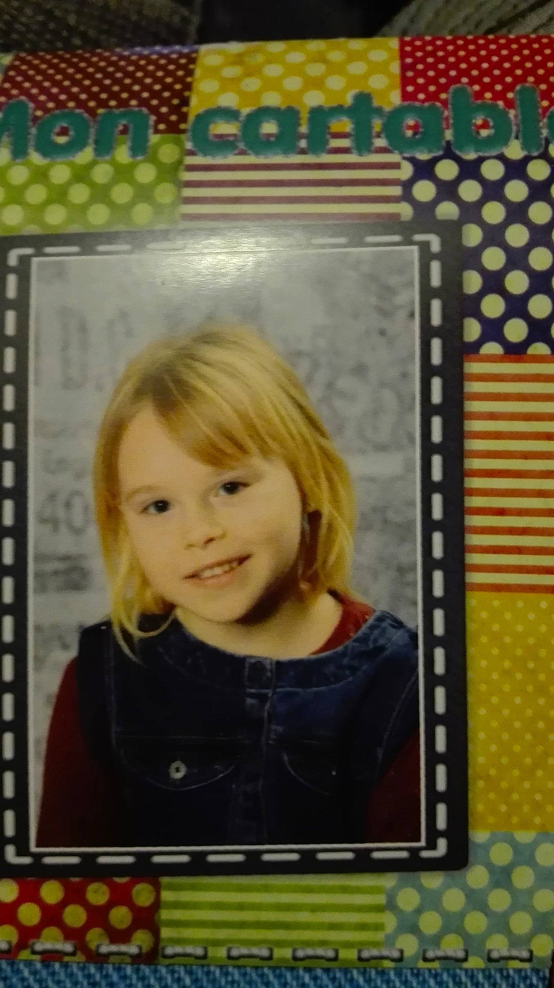 CLAIRE a rejoint le concours — aidez-le/la à gagner de superbes lots ! child, day, design, fun, girl, joy, material, pattern, person, play, product, smile, textile, toddler, yellow