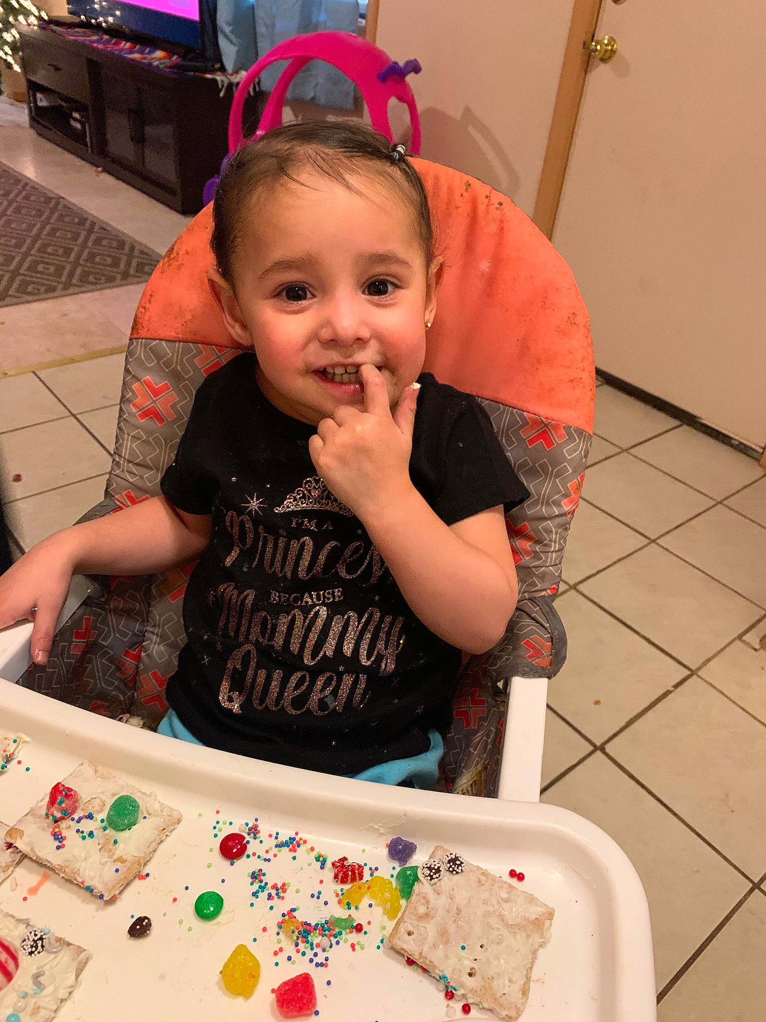 Aurelia is registered to the contest to win money with this photo: birthday, cake, child, dessert, food, joy, person, play, toddler