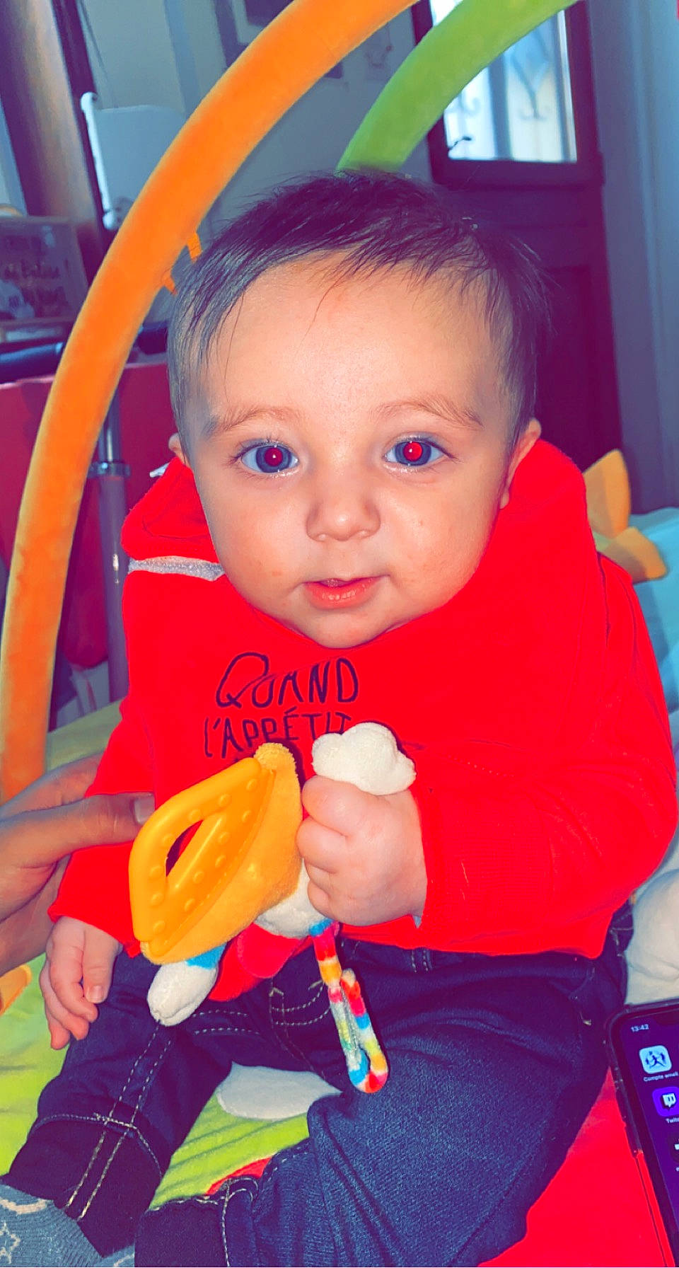 Yliano participe au concours pour gagner de l'argent avec cette photo : baby, baby_playing_with_toys, baby_products, baby_toddler_clothing, blue, cheek, child, electric_blue, facial_expression, finger, fun, happy, iris, mouth, nose, person, play, red, skin, thumb