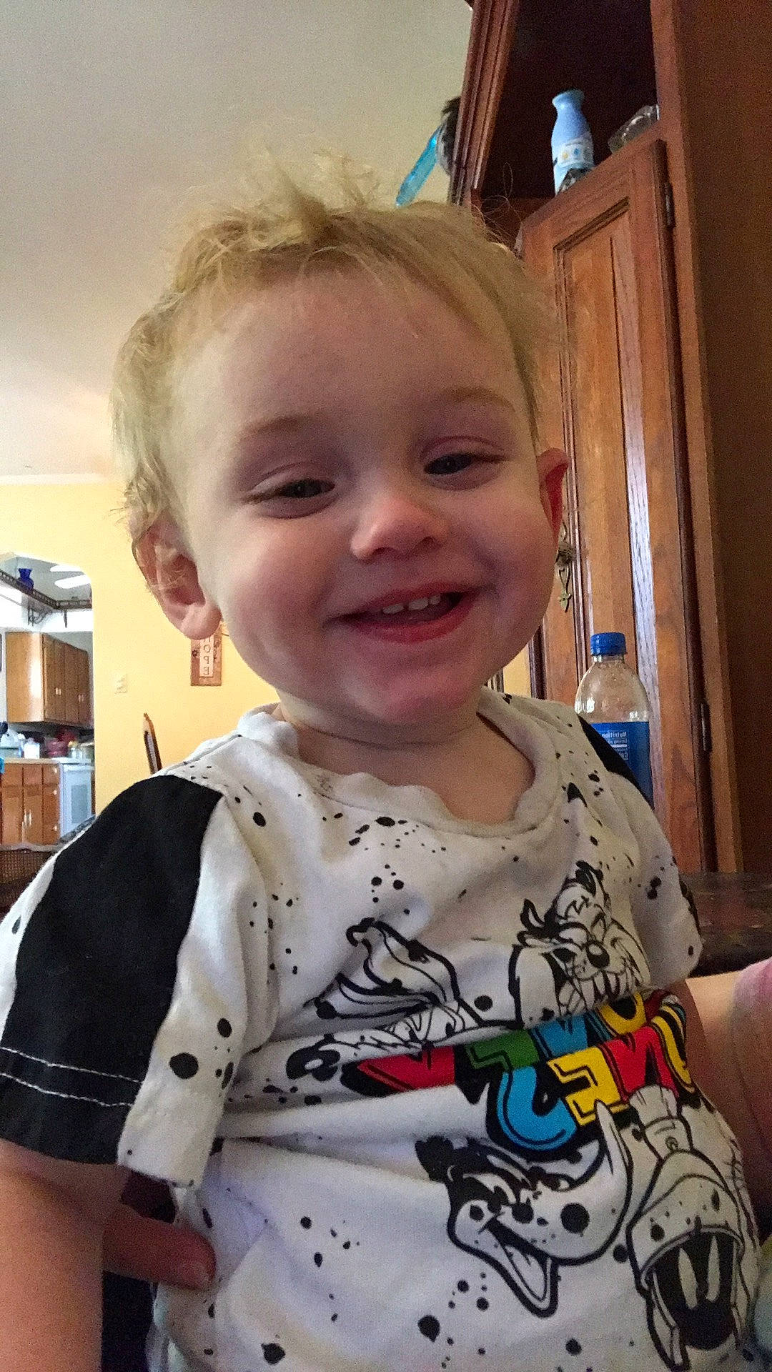 Greysen is registered to the contest to win money with this photo: cheek, chin, ear, eyebrow, eyelash, forehead, happy, human_body, iris, jaw, joy, lip, mouth, nose, person, shoulder, skin, sleeve, smile, t_shirt