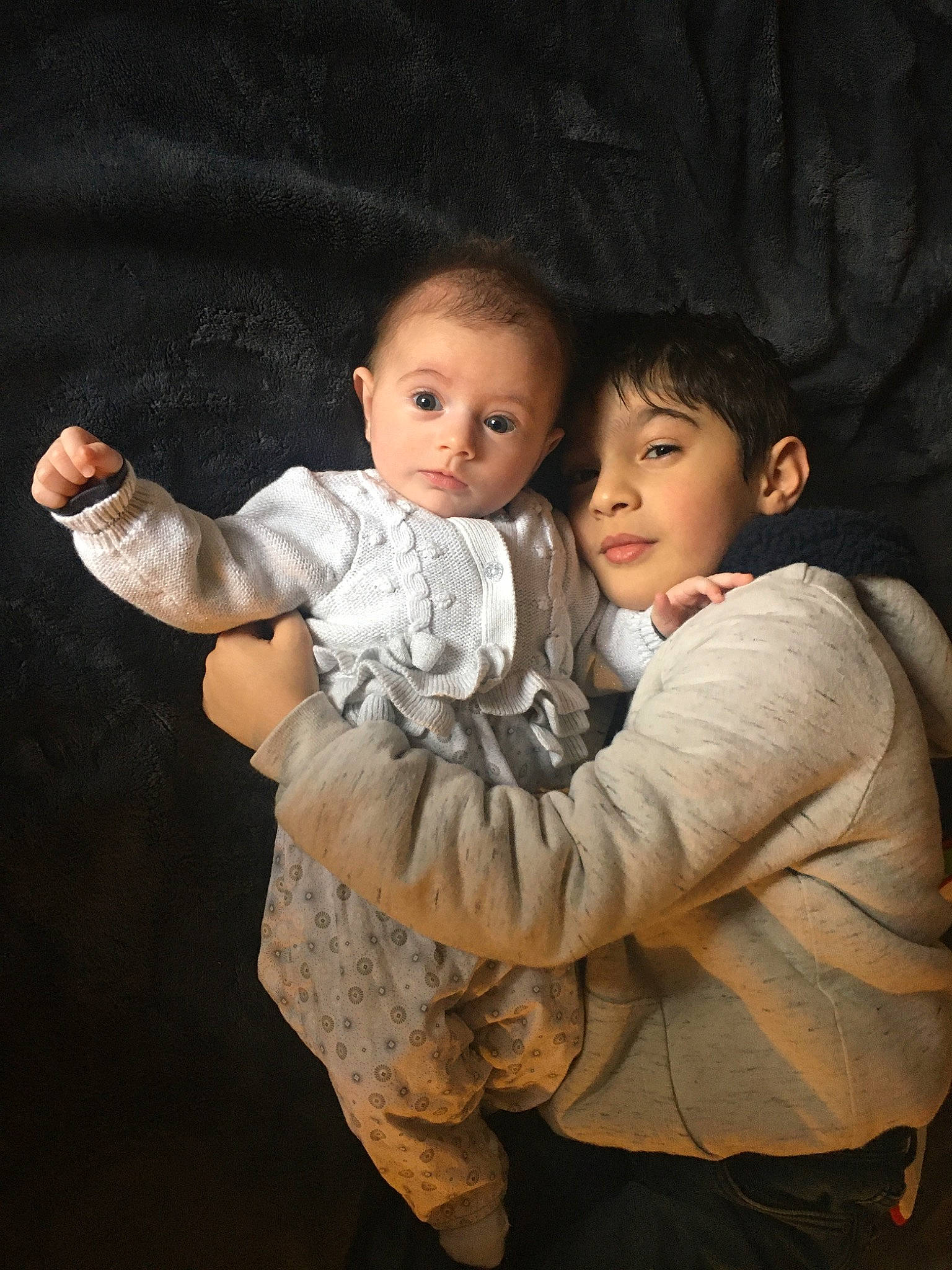 Joey participe au concours pour gagner de l'argent avec cette photo : arm, baby, cheek, child, finger, gesture, happy, person, skin, smile, thumb, toddler