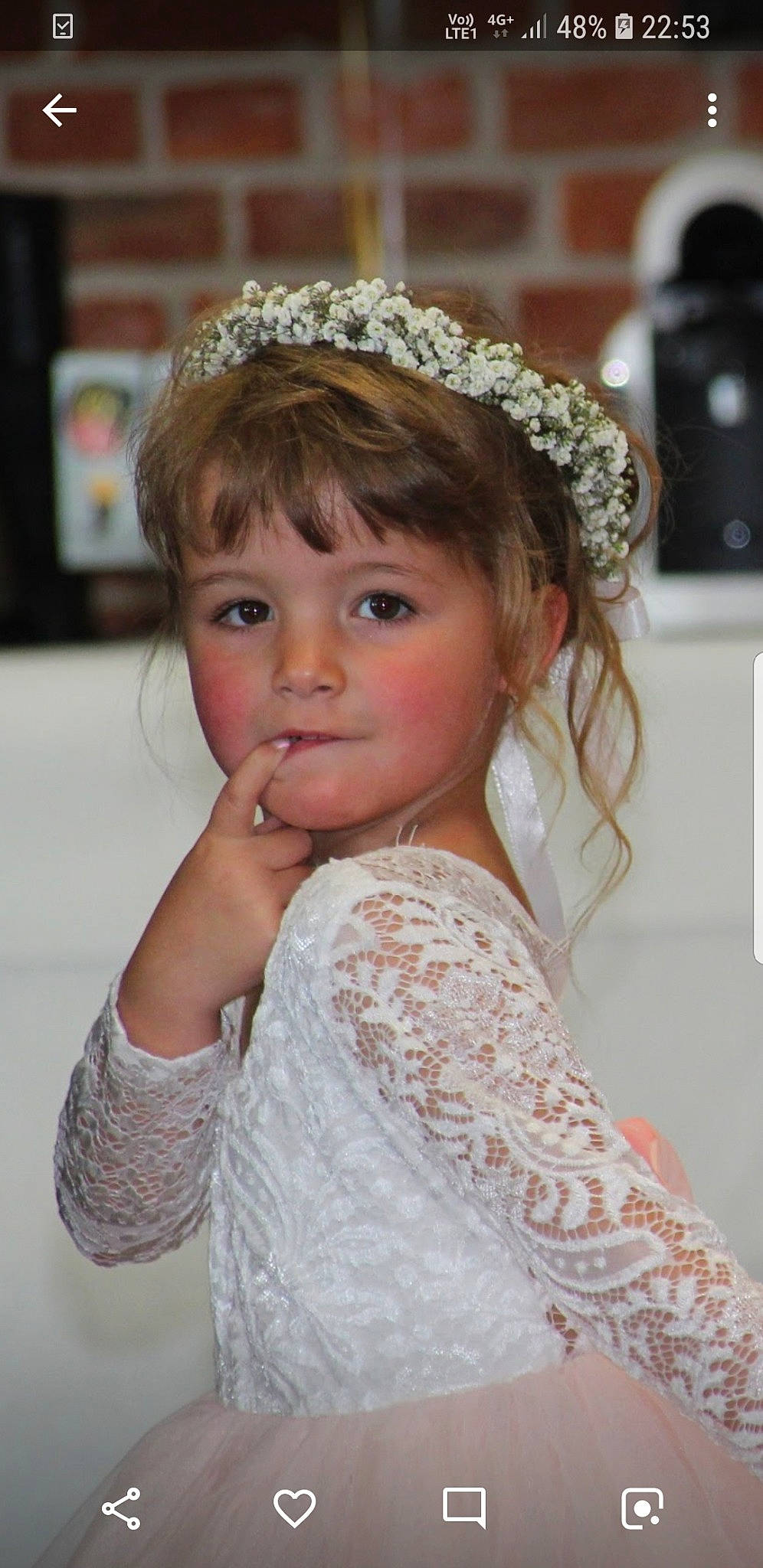 Lindsy a rejoint le concours — aidez-le/la à gagner de superbes lots ! baby_toddler_clothing, beauty, bridal_accessory, child, child_model, costume_accessory, crown, day_dress, embellishment, eyelash, fashion_accessory, hair_accessory, hairstyle, headband, headgear, headpiece, person, portrait_photography, tiara, toddler