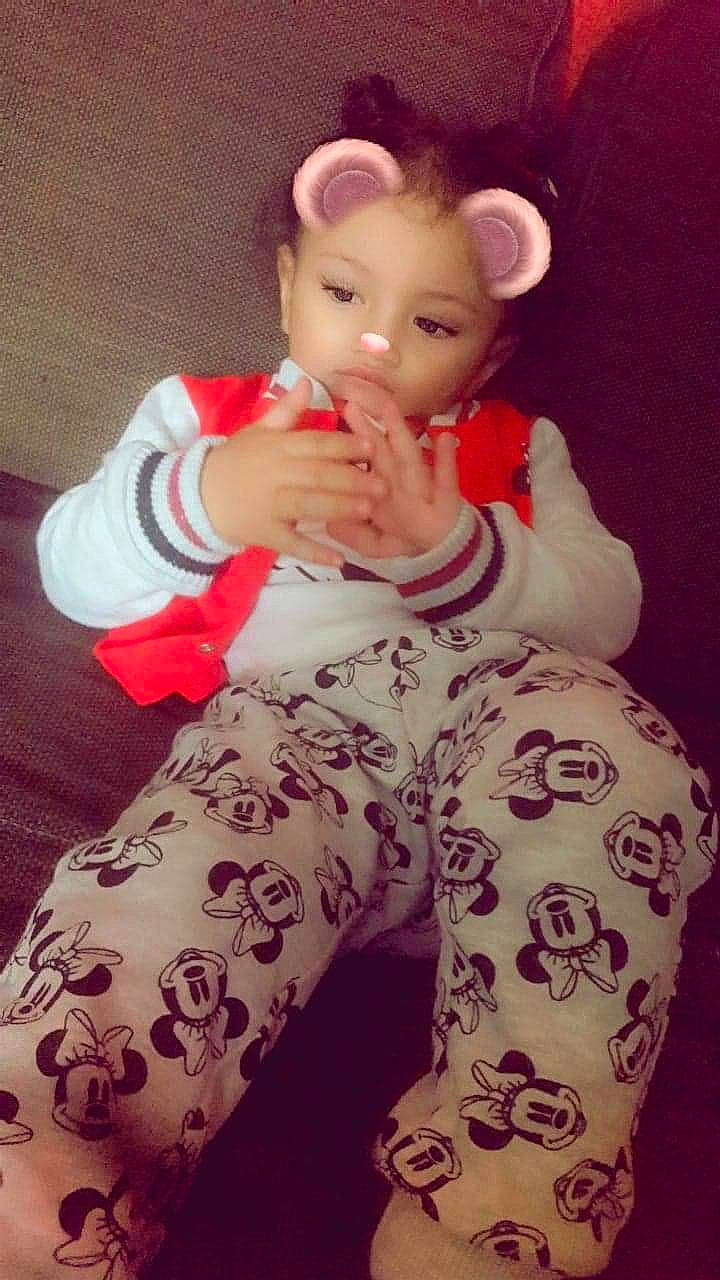 Isabella a rejoint le concours — aidez-le/la à gagner de superbes lots ! cheek, child, doll, figurine, person, sitting, toddler, toy