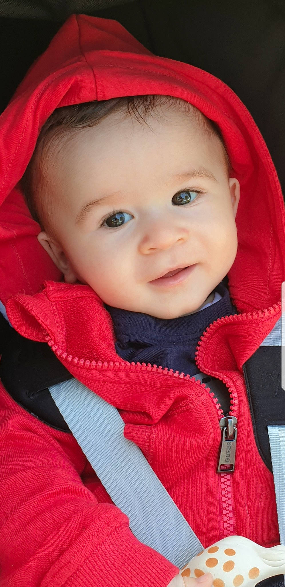 Kelyan a rejoint le concours — aidez-le/la à gagner de superbes lots ! baby, baby_carriage, baby_products, beauty, cheek, child, child_model, chin, eye, face, head, headgear, lip, nose, outerwear, person, pink, product, red, skin