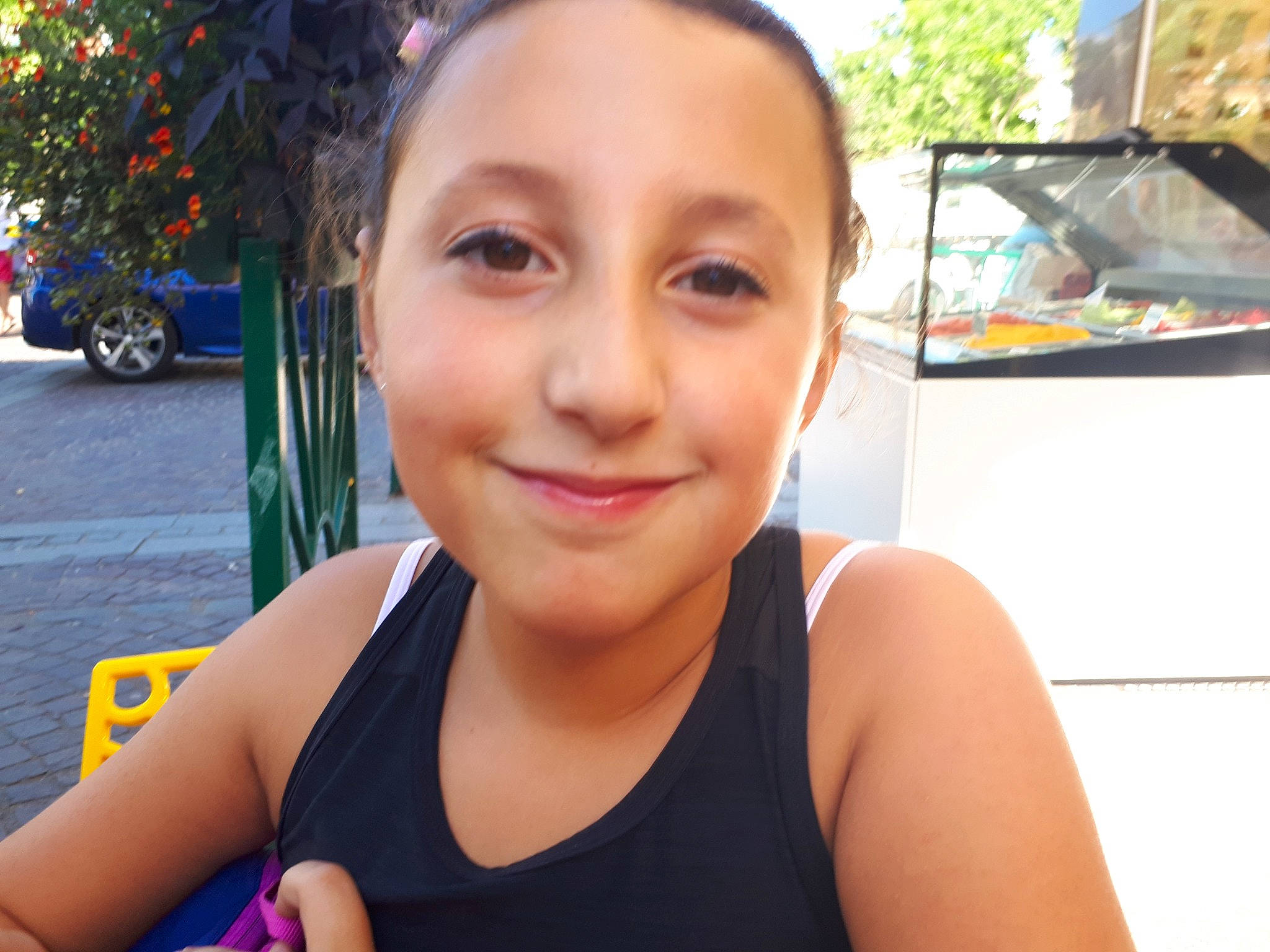 Léa participe au concours pour gagner de l'argent avec cette photo : active_tank, child, chin, event, fashion_accessory, fun, happy, joy, laugh, leisure, nose, person, portrait_photography, recreation, sleeveless_shirt, smile, summer, thumb, tourism, travel