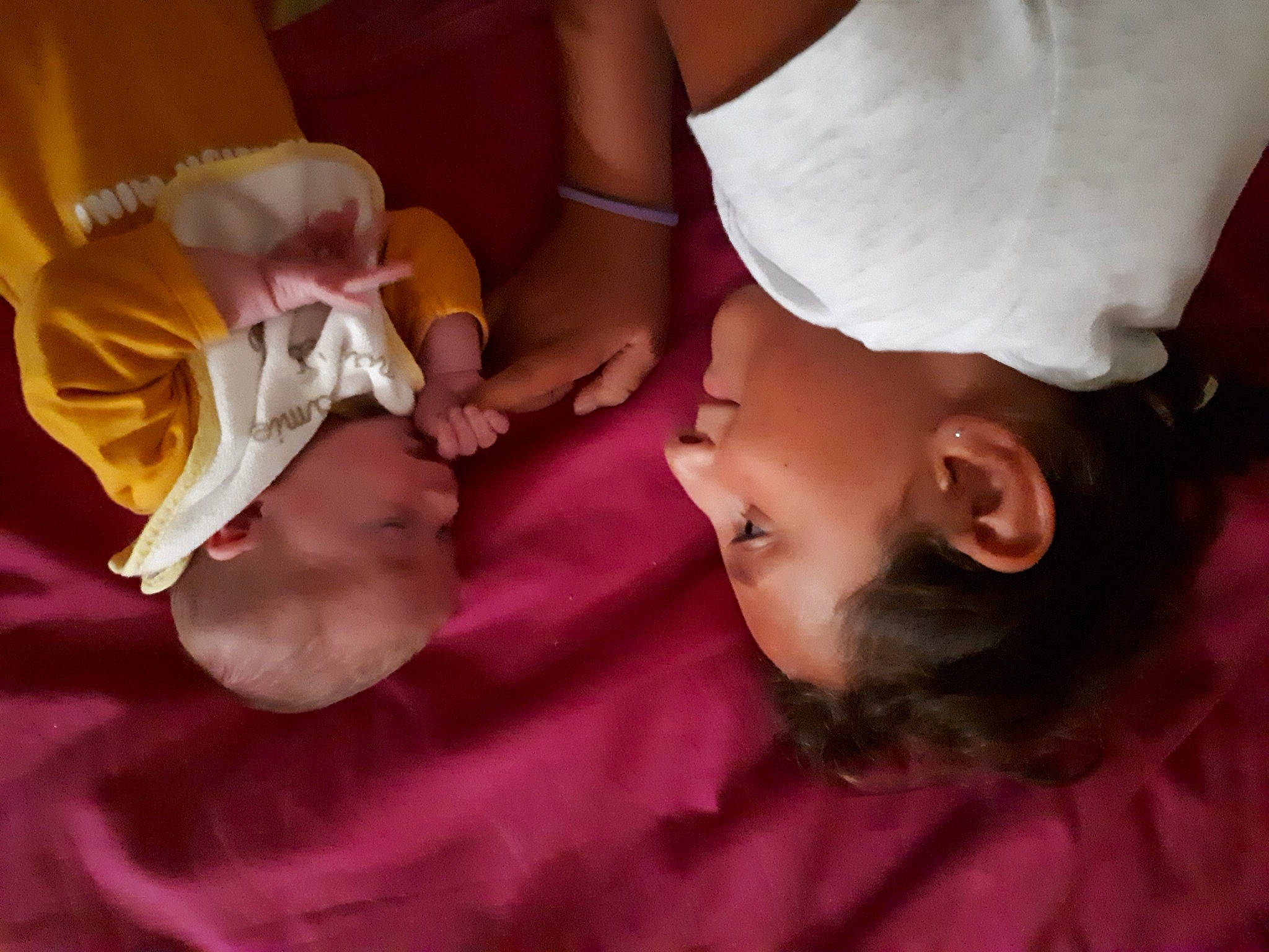 Léa a rejoint le concours — aidez-le/la à gagner de superbes lots ! baby, baby_toddler_clothing, child, dress, event, eyelash, fun, gesture, happy, headgear, headpiece, jewellery, magenta, nail, person, petal, pink, purple, sweetness, thumb