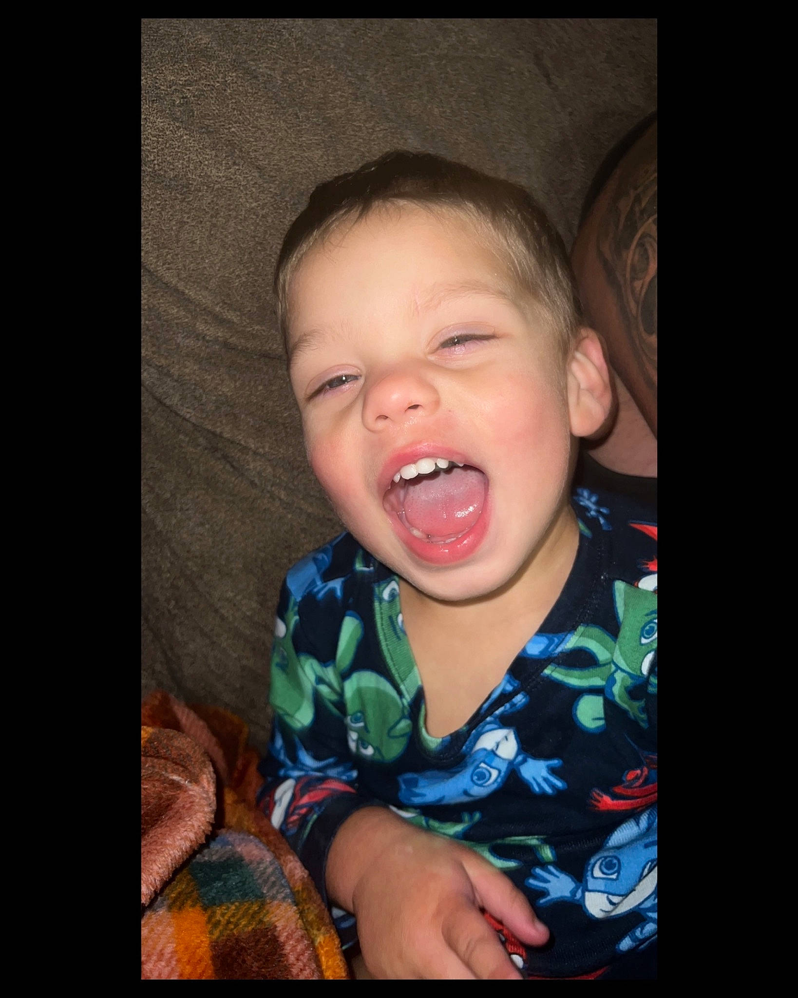 Levi is registered to the contest to win money with this photo: baby, baby_toddler_clothing, cheek, comfort, ear, finger, flash_photography, gesture, hand, happy, iris, jaw, lip, mouth, nose, person, sleeve, t_shirt, thumb, toddler