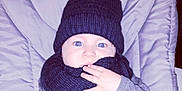 Gabriel a rejoint le concours — aidez-le/la à gagner de superbes lots ! baby, beanie, bonnet, cap, child, cool, finger, headgear, knit_cap, knitting, outerwear, purple, toddler, violet, wool