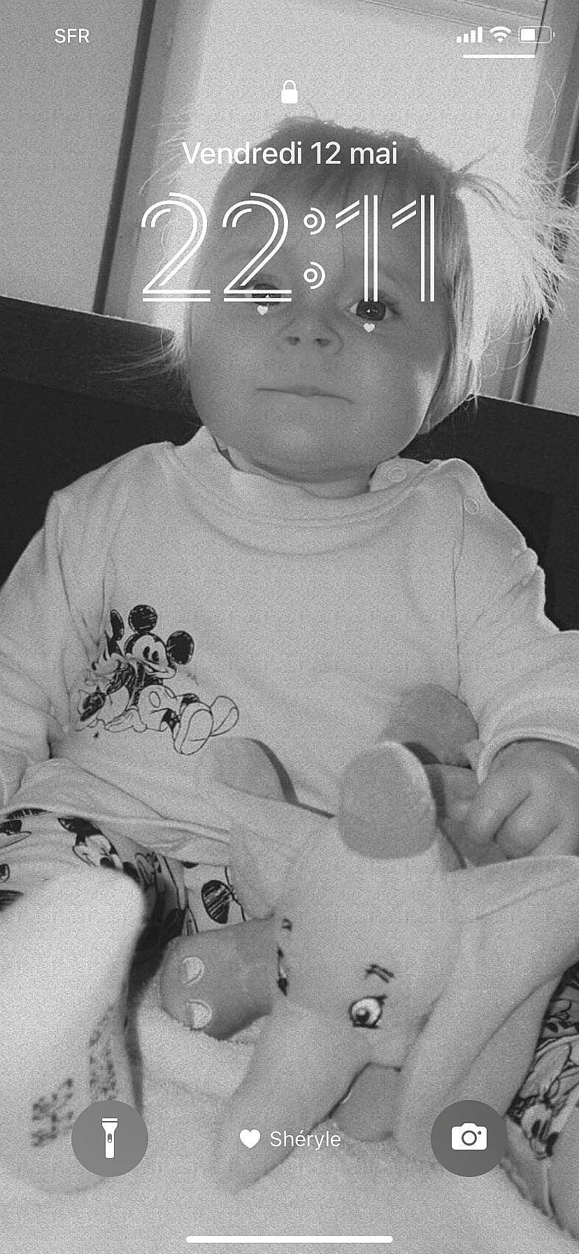 Shéryle a rejoint le concours — aidez-le/la à gagner de superbes lots ! arm, baby_toddler_clothing, black, black_and_white, cheek, cool, eyelash, finger, hairstyle, happy, human, monochrome, mouth, person, photograph, skin, sleeve, style, t_shirt, toddler