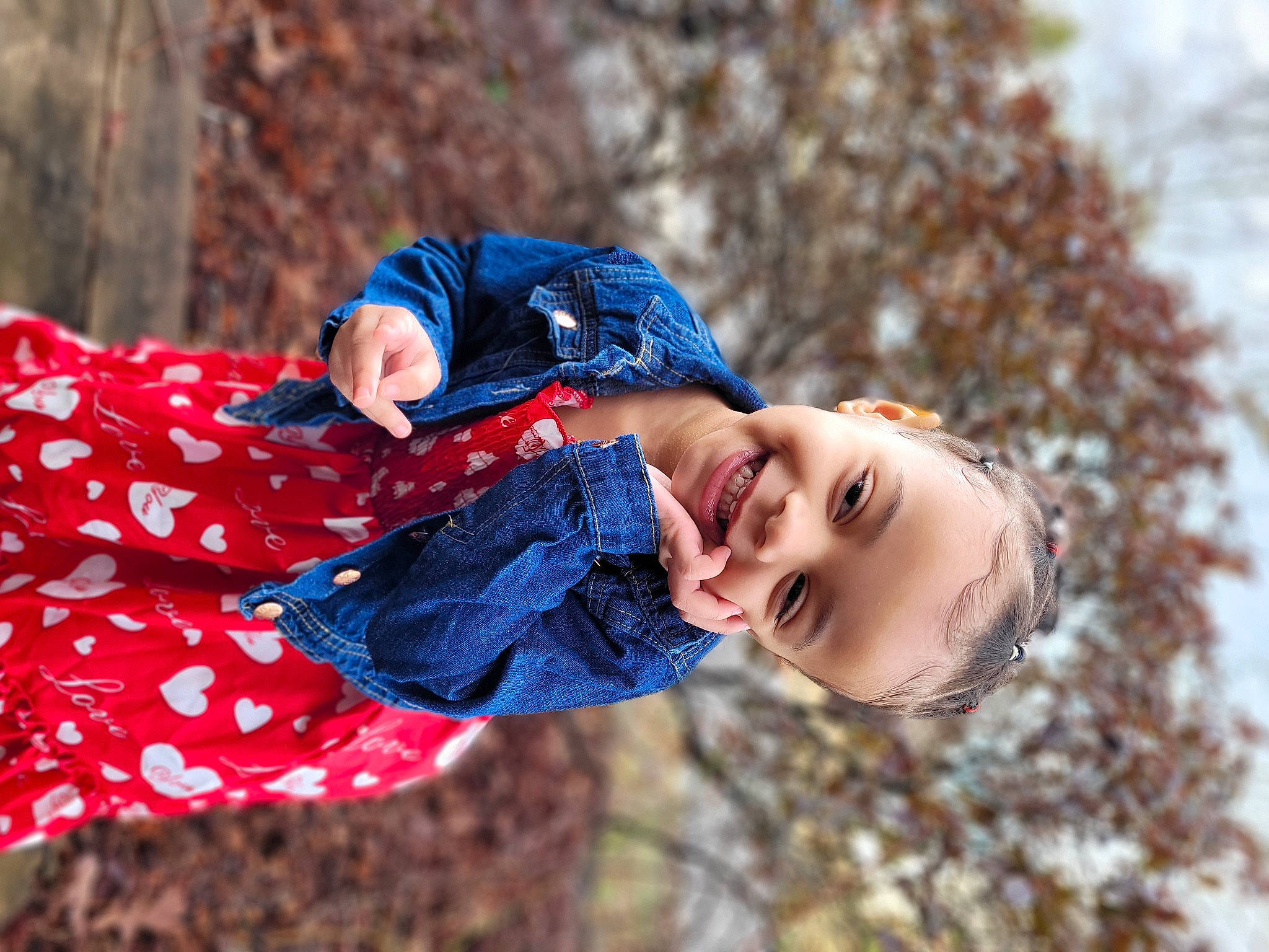 Aliciá is registered to the contest to win money with this photo: child, electric_blue, flash_photography, fun, grass, happy, joy, leisure, lip, pattern, people_in_nature, person, plaid, plant, portrait_photography, sitting, smile, tartan, toddler, tree
