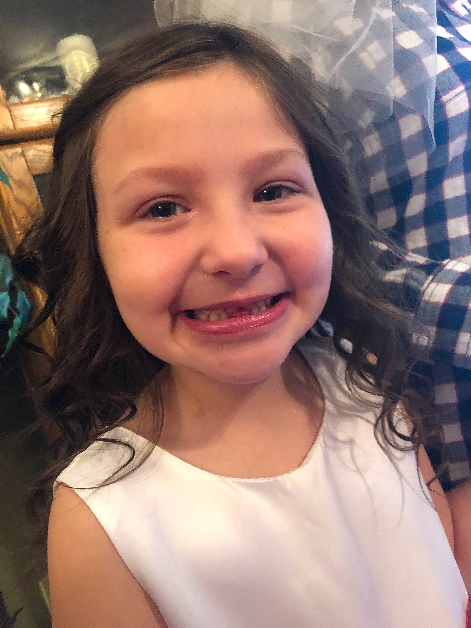 Lindsey is registered to the contest to win money with this photo: cheek, child, chin, eye, eyebrow, face, facial_expression, forehead, fun, hair, hairstyle, happy, head, joy, lip, mouth, nose, organ, person, skin