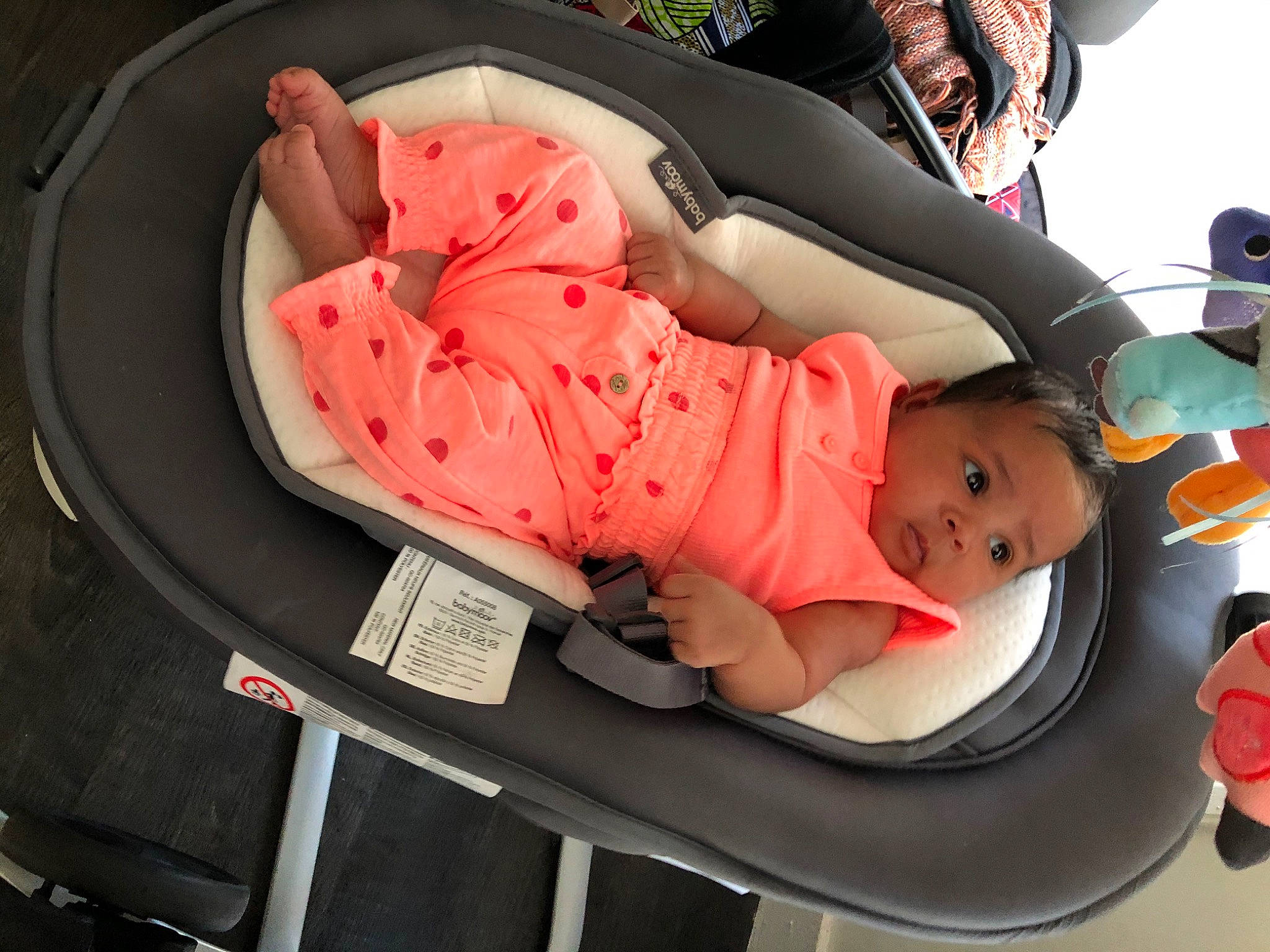 Thelïa a rejoint le concours — aidez-le/la à gagner de superbes lots ! baby, baby_carriage, baby_products, birth, car_seat, child, person, product, vehicle