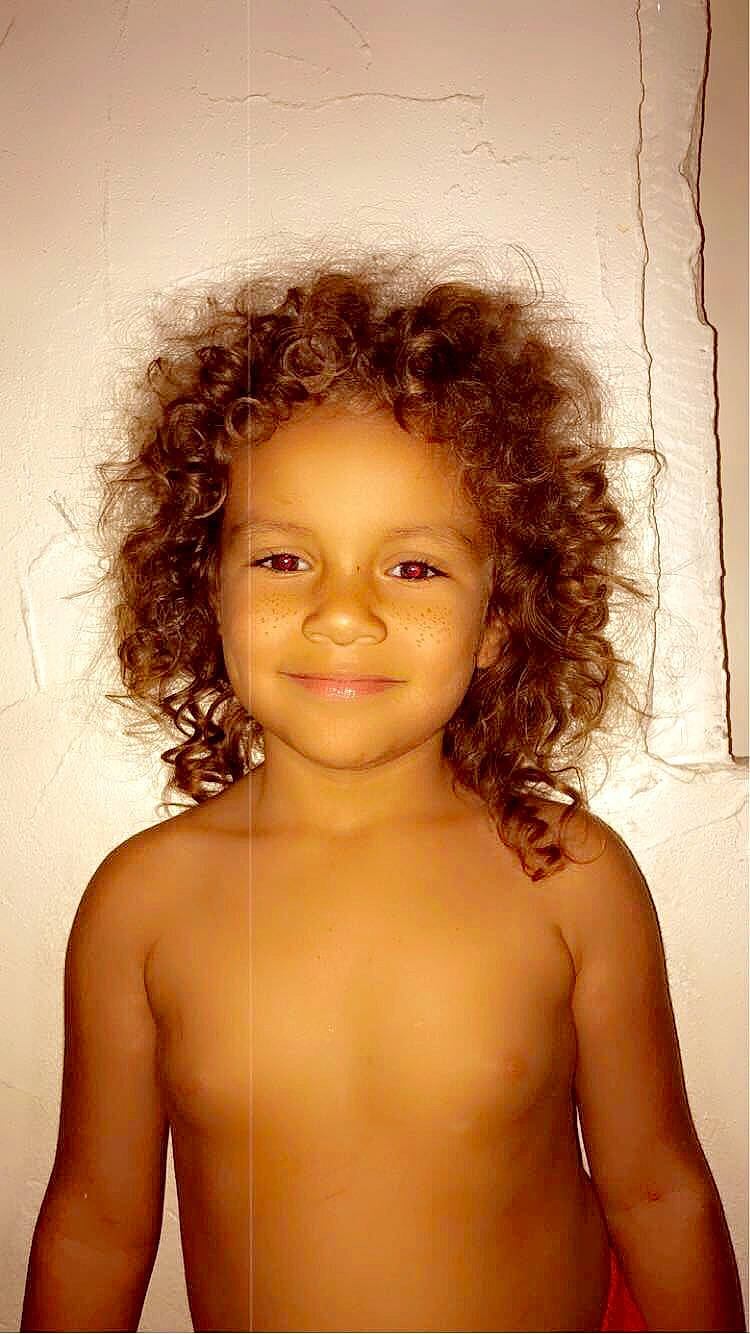 Safyah participe au concours pour gagner de l'argent avec cette photo : cheek, chin, eye, eyebrow, eyelash, face, facial_expression, flash_photography, forehead, hair, head, iris, joy, lip, muscle, neck, nose, organ, person, skin