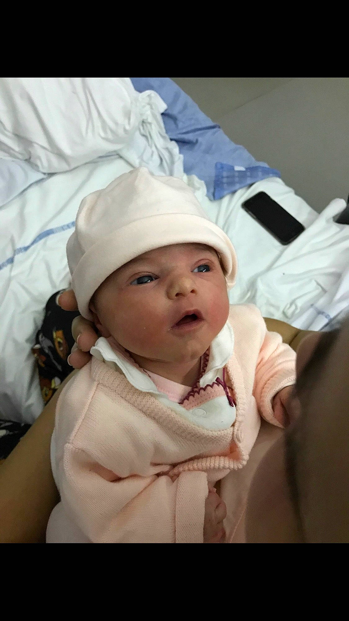 Catalya a rejoint le concours — aidez-le/la à gagner de superbes lots ! baby, cheek, child, headgear, headwear, person, skin, smile, toddler