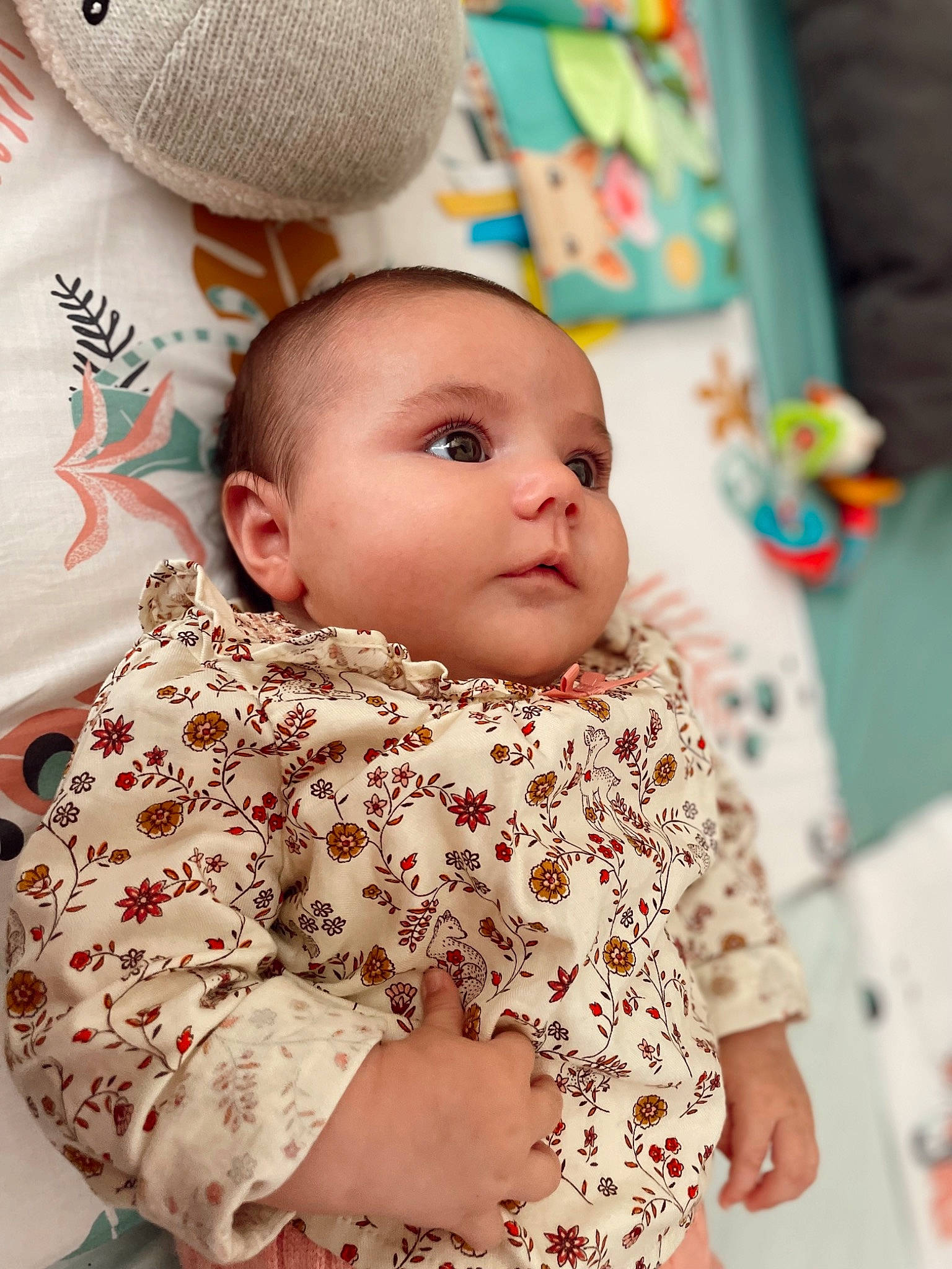 Eloïse participe au concours pour gagner de l'argent avec cette photo : baby, baby_toddler_clothing, cheek, child, comfort, facial_expression, happy, headgear, iris, linens, mammal, person, photograph, pink, product, skin, sleeve, snapshot, textile, toddler