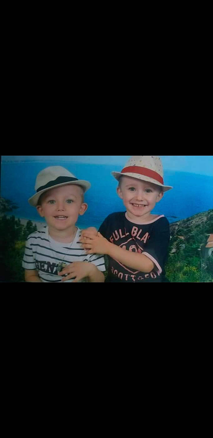 Matheo a rejoint le concours — aidez-le/la à gagner de superbes lots ! cap, child, cool, fun, head, headgear, headwear, joy, person, photograph, photography, portrait, sky, smile, snapshot, toddler, vacation, world