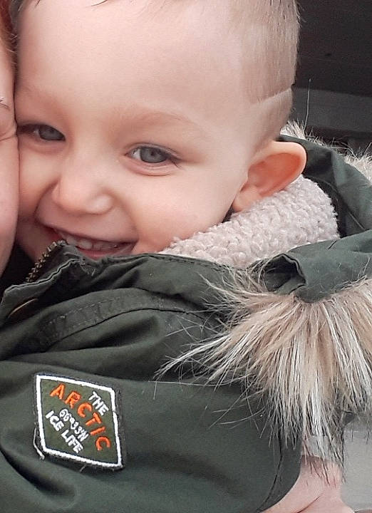 Matheo a rejoint le concours — aidez-le/la à gagner de superbes lots ! baby, cheek, child, chin, ear, face, forehead, hair, head, neck, nose, person, toddler