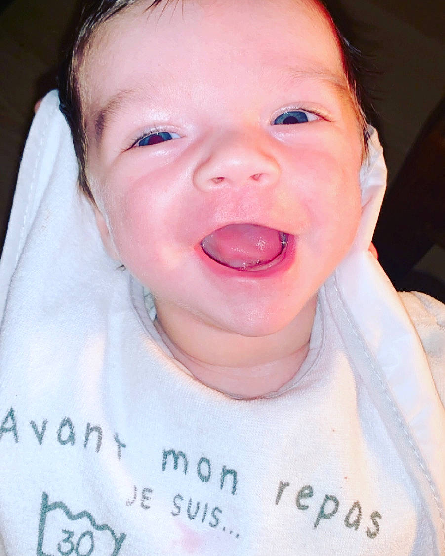 Julliann a rejoint le concours — aidez-le/la à gagner de superbes lots ! baby, baby_laughing, baby_making_funny_faces, cheek, child, chin, eye, face, facial_expression, forehead, happy, head, laugh, lip, mouth, nose, person, skin, smile, toddler