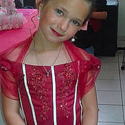 Laurena participe au concours pour gagner de l'argent avec cette photo :
