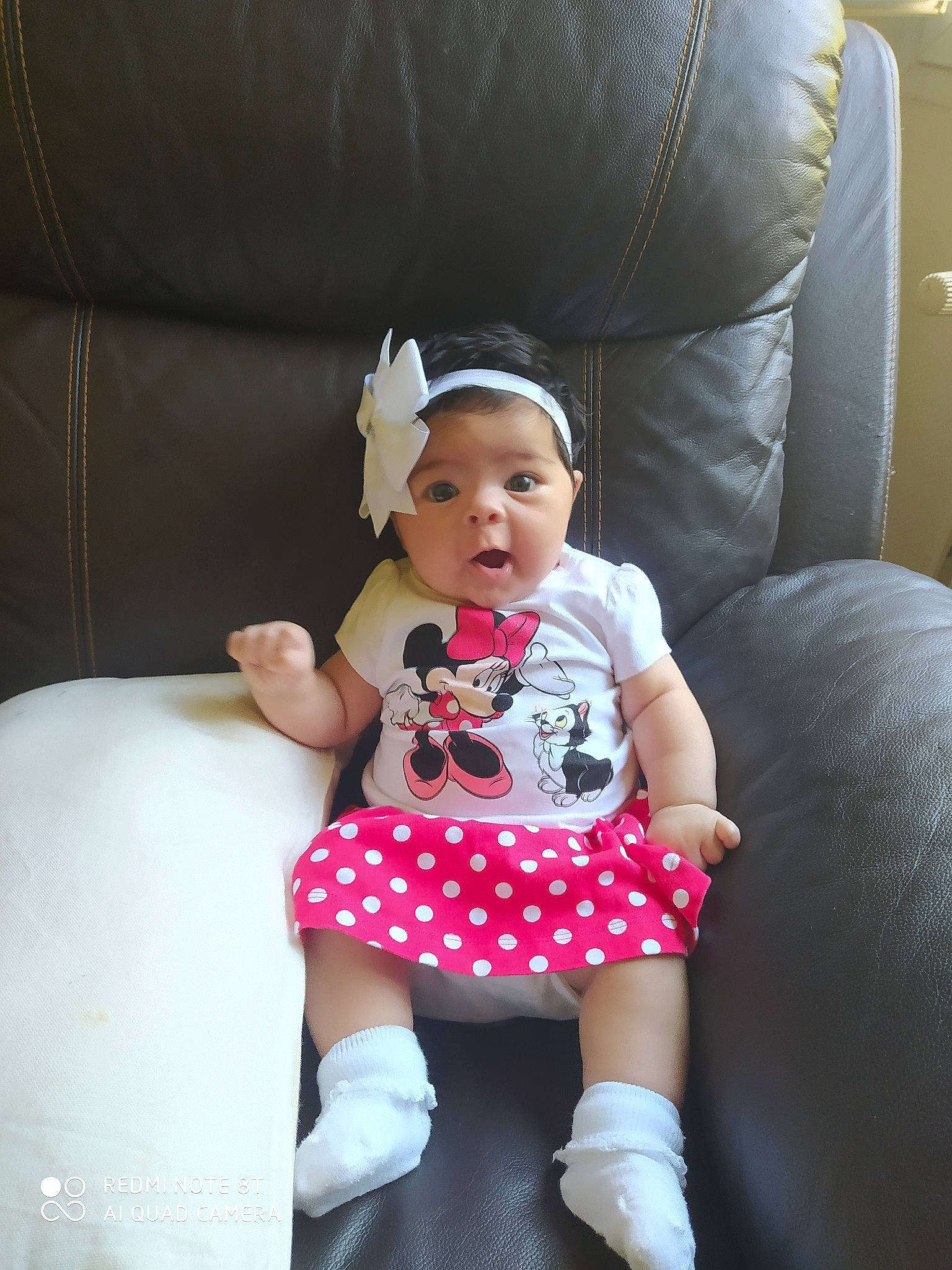 Mya a rejoint le concours — aidez-le/la à gagner de superbes lots ! baby, baby_toddler_clothing, child, design, fun, furniture, pattern, person, pink, polka_dot, sitting, skin, toddler