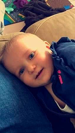 Maelys a rejoint le concours — aidez-le/la à gagner de superbes lots ! baby, cheek, child, chin, ear, eye, eyebrow, face, forehead, head, lip, mouth, nose, person, photography, selfie, skin, sky, smile, toddler