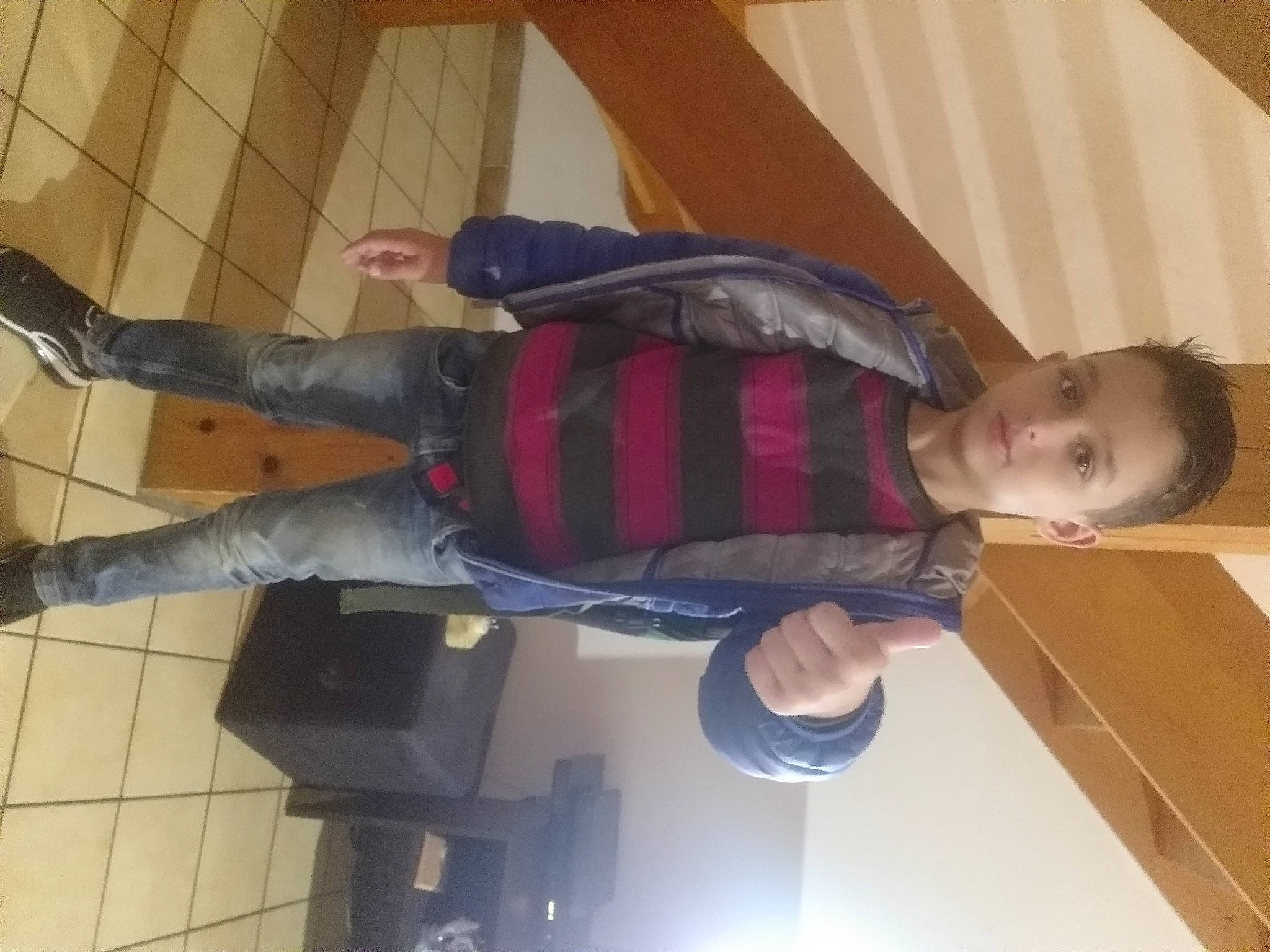 Diego participe au concours pour gagner de l'argent avec cette photo : child, person