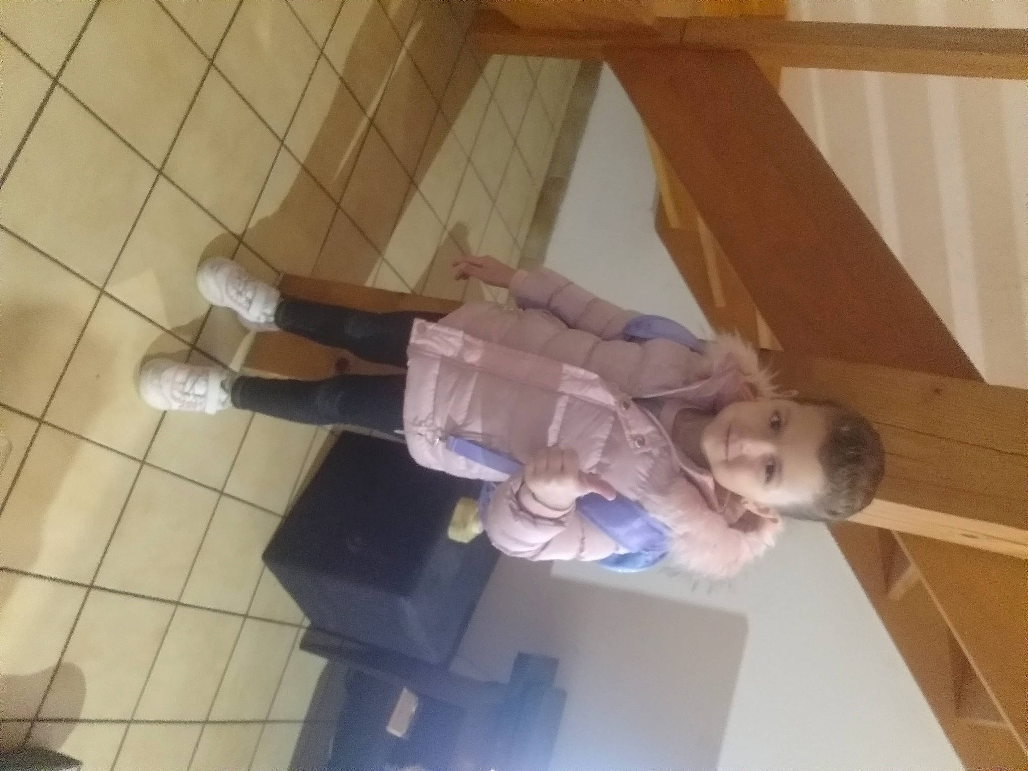 Helena participe au concours pour gagner de l'argent avec cette photo : ceiling, floor, flooring, joy, person