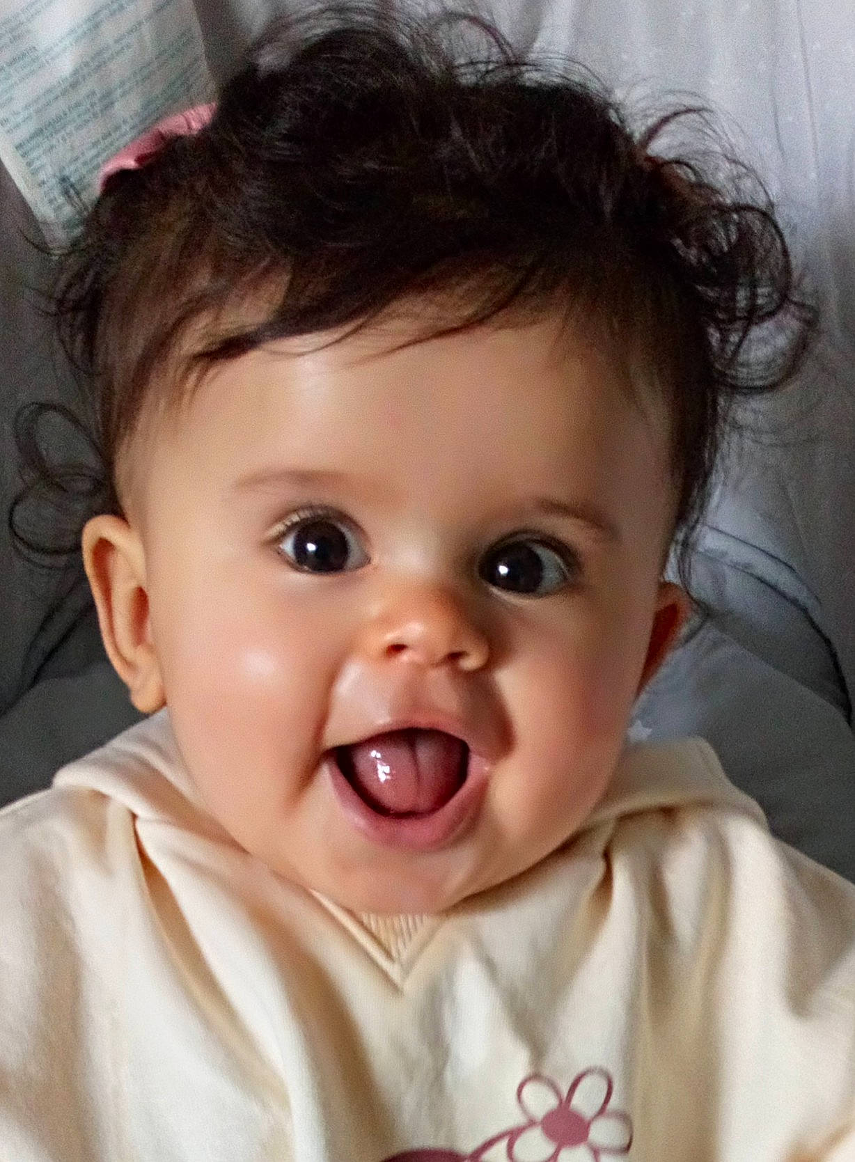 Thalia participe au concours pour gagner de l'argent avec cette photo : cheek, chin, ear, eye, eyebrow, eyelash, forehead, hair, hairstyle, head, human_body, lip, mouth, neck, nose, organ, outerwear, person, skin, smile