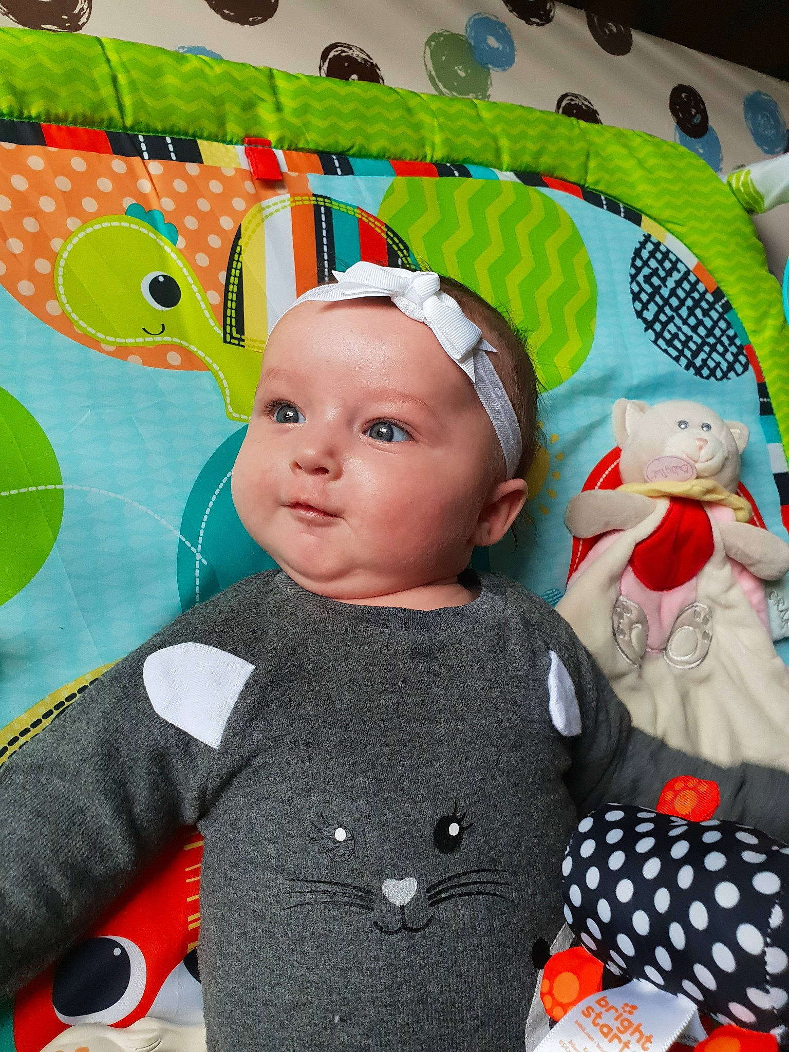 Sarah a rejoint le concours — aidez-le/la à gagner de superbes lots ! art, baby, cheek, child, pattern, person, play, polka_dot, textile, toddler