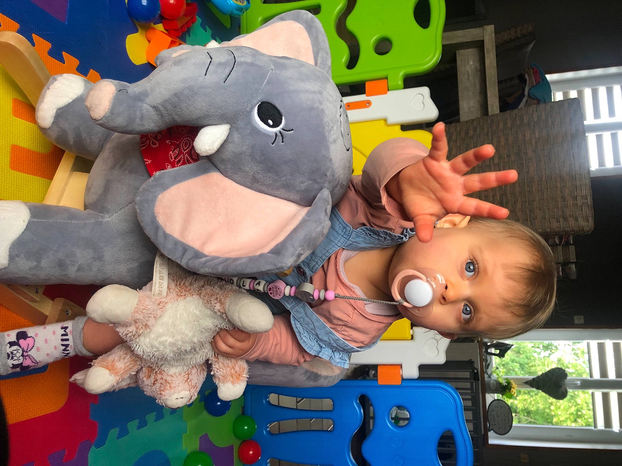 Lola participe au concours pour gagner de l'argent avec cette photo : animated_cartoon, animation, art, baby, baby_products, baby_toys, child, fun, happy, leisure, mascot, person, photograph, play, plush, room, snapshot, stuffed_toy, toddler, toy