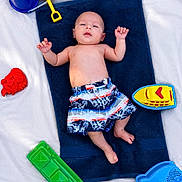 Braxton is registered to the contest to win money with this photo: