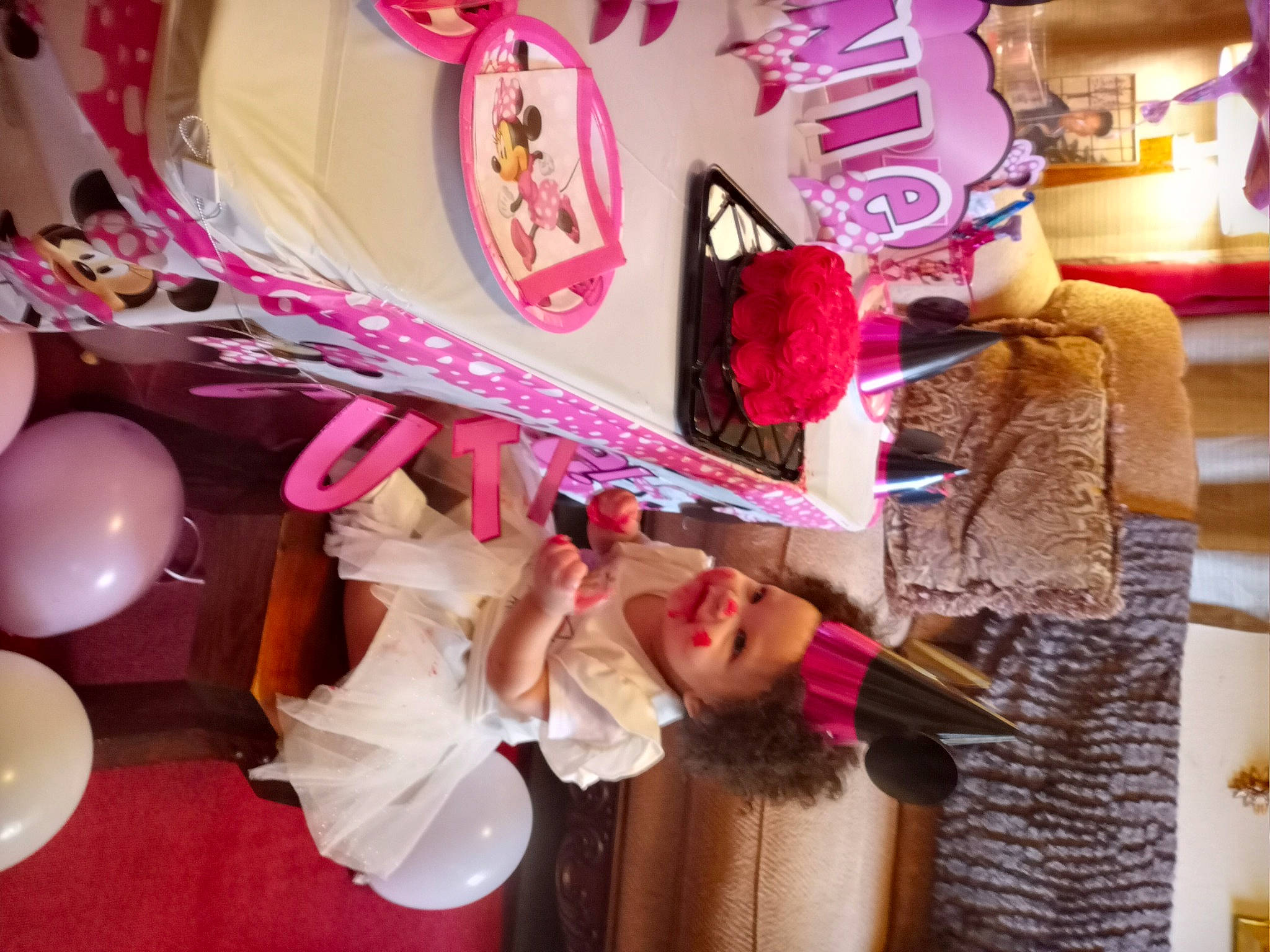 Aloncia is registered to the contest to win money with this photo: balloon, blurred, carmine, dress, event, fashion_accessory, font, fun, fur, magenta, party, party_supply, peach, person, pink, retail, room, sweetness, textile, toy