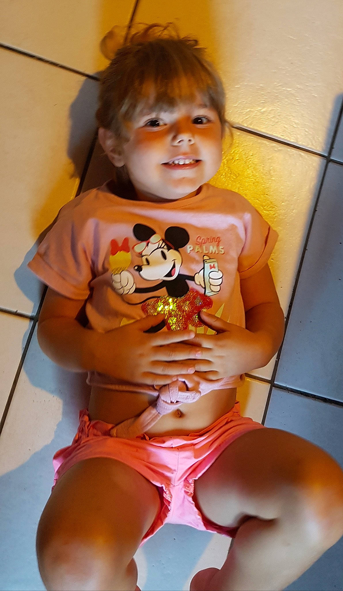 Adixia a rejoint le concours — aidez-le/la à gagner de superbes lots ! abdomen, facial_expression, fawn, fun, happy, human_body, joint, joy, muscle, orange, organ, person, pink, shoulder, skin, smile, stomach, thigh, toy, trunk