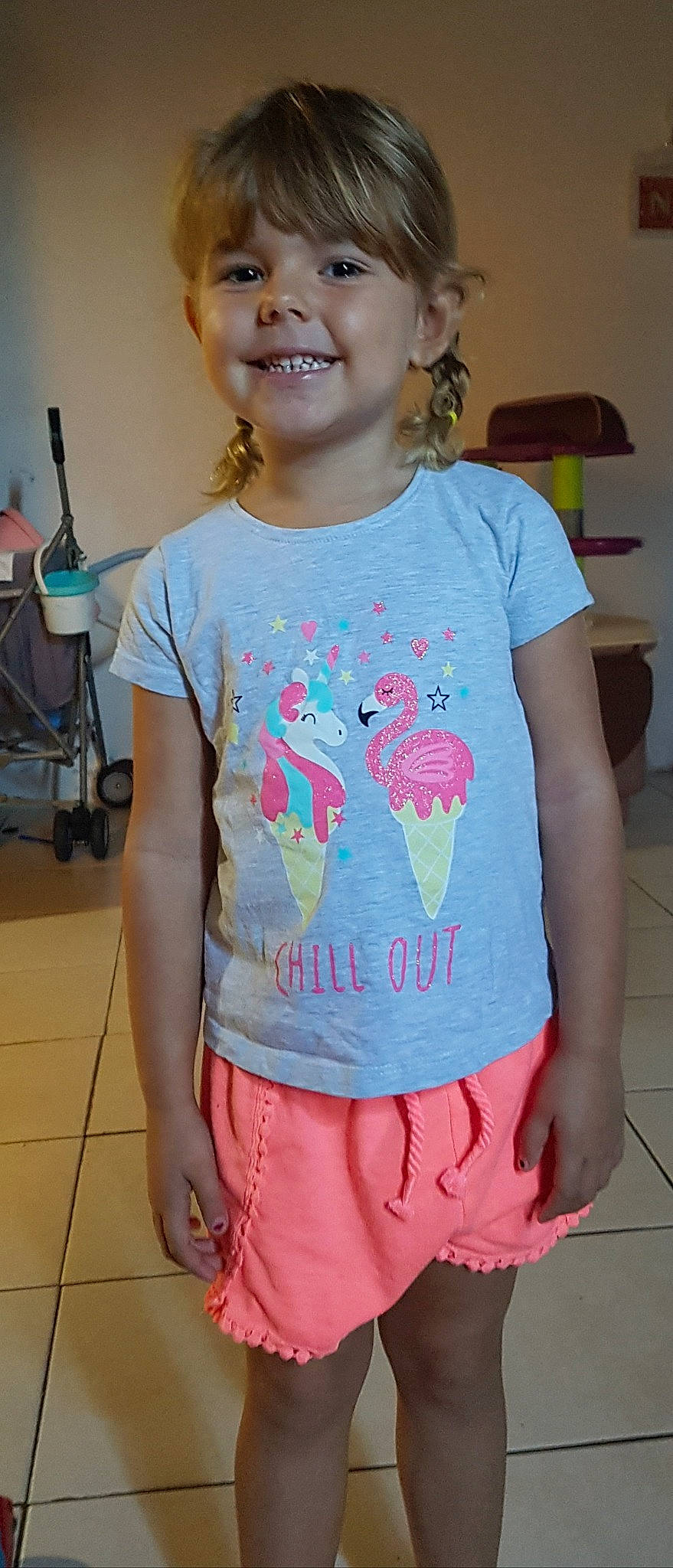 Adixia a rejoint le concours — aidez-le/la à gagner de superbes lots ! baby_toddler_clothing, child, clothing, event, eye, happy, head, joint, joy, magenta, neck, organ, pattern, person, pink, shoulder, skin, sleeve, smile, t_shirt