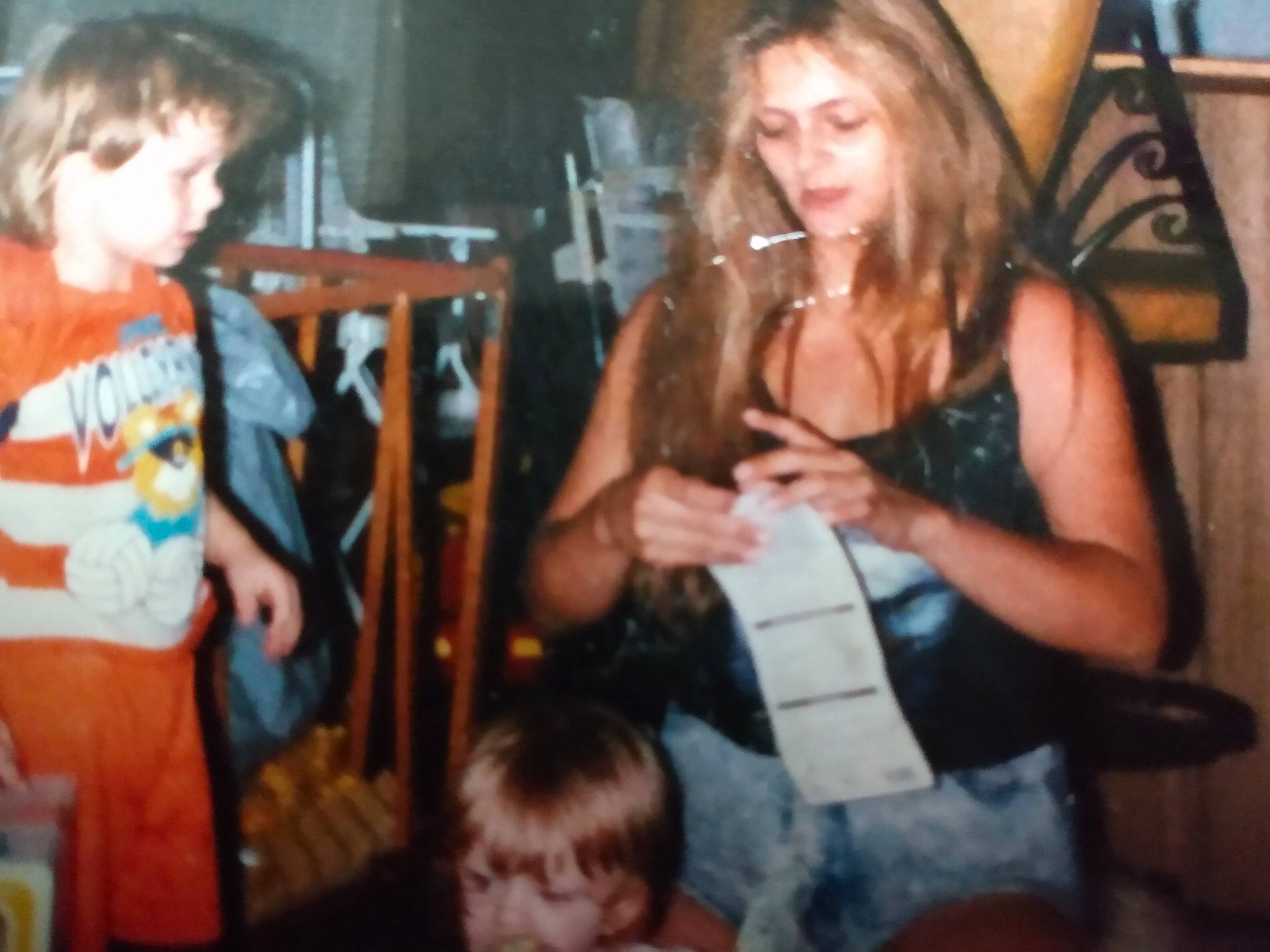 Robbie joined the competition — help win amazing prizes! chair, conversation, entertainment, event, fashion, fun, jewellery, layered_hair, leisure, music, musical_instrument, musician, organ, party, person, room, sitting, snapshot, t_shirt, tableware