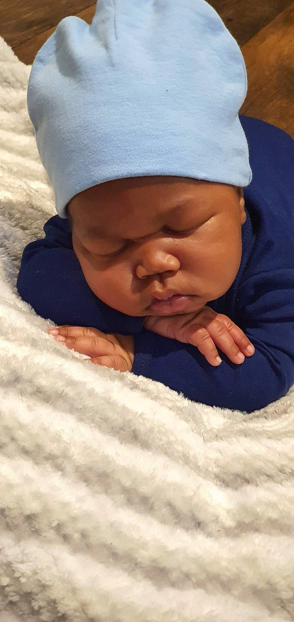 Osborne is registered to the contest to win money with this photo: baby, baby_sleeping, bedtime, cheek, child, finger, forehead, hand, head, headwear, nap, nose, person, skin, sleep, toddler